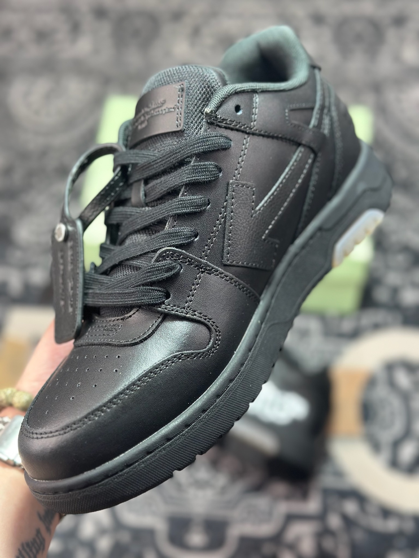 C2350 Off-White c/o Virgil Abloh Out Of Office Low- Leather Sneakers”OOO”系列低帮复古百搭休闲运动板鞋“皮革全黑箭头”OMIA189F23LEA001