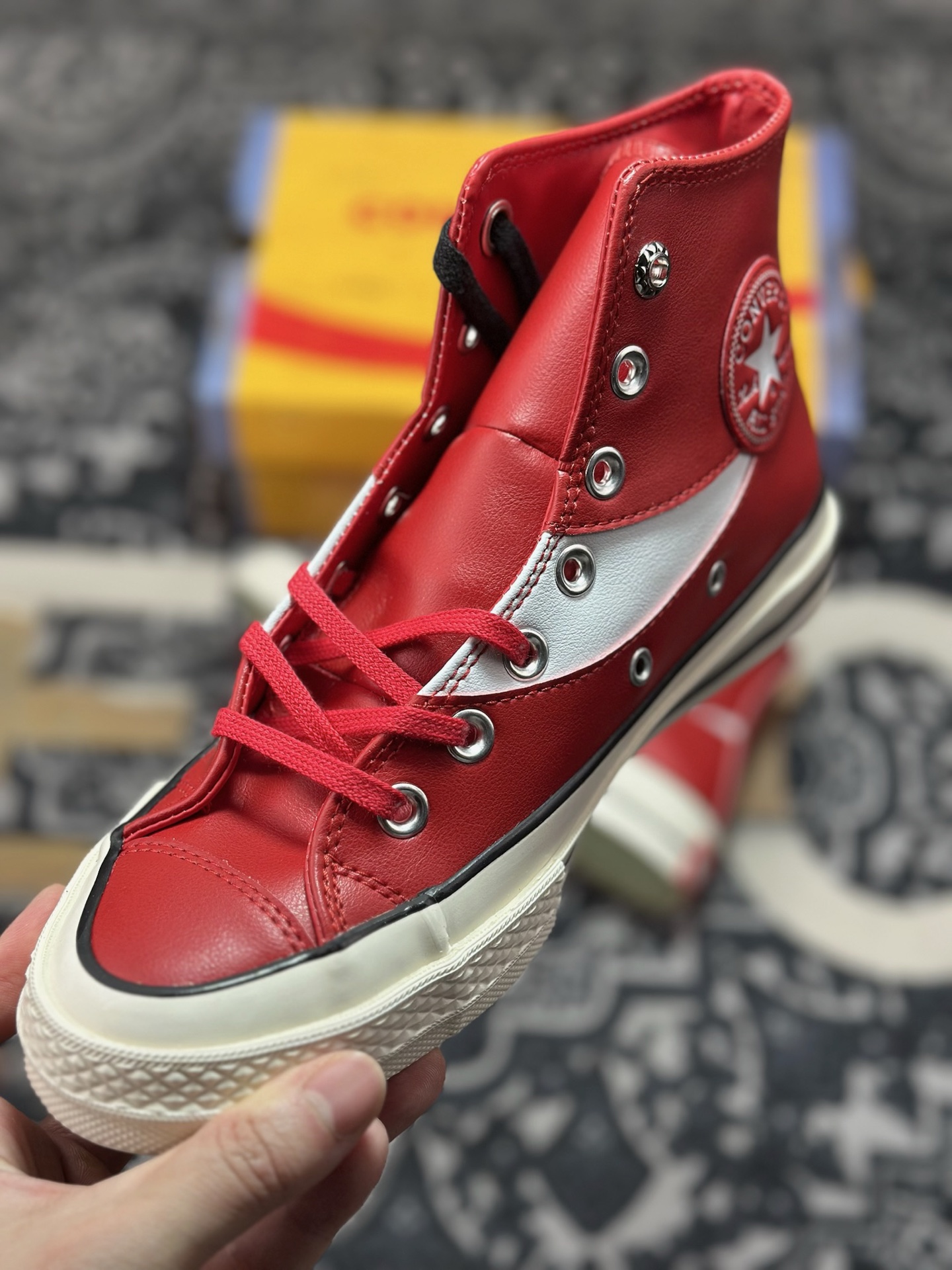 A2140 真标 年末联名 重磅来袭 Coca-Cola x Converse Chuck 70 可口可乐联名 复古皮质高帮休闲鞋 17888C