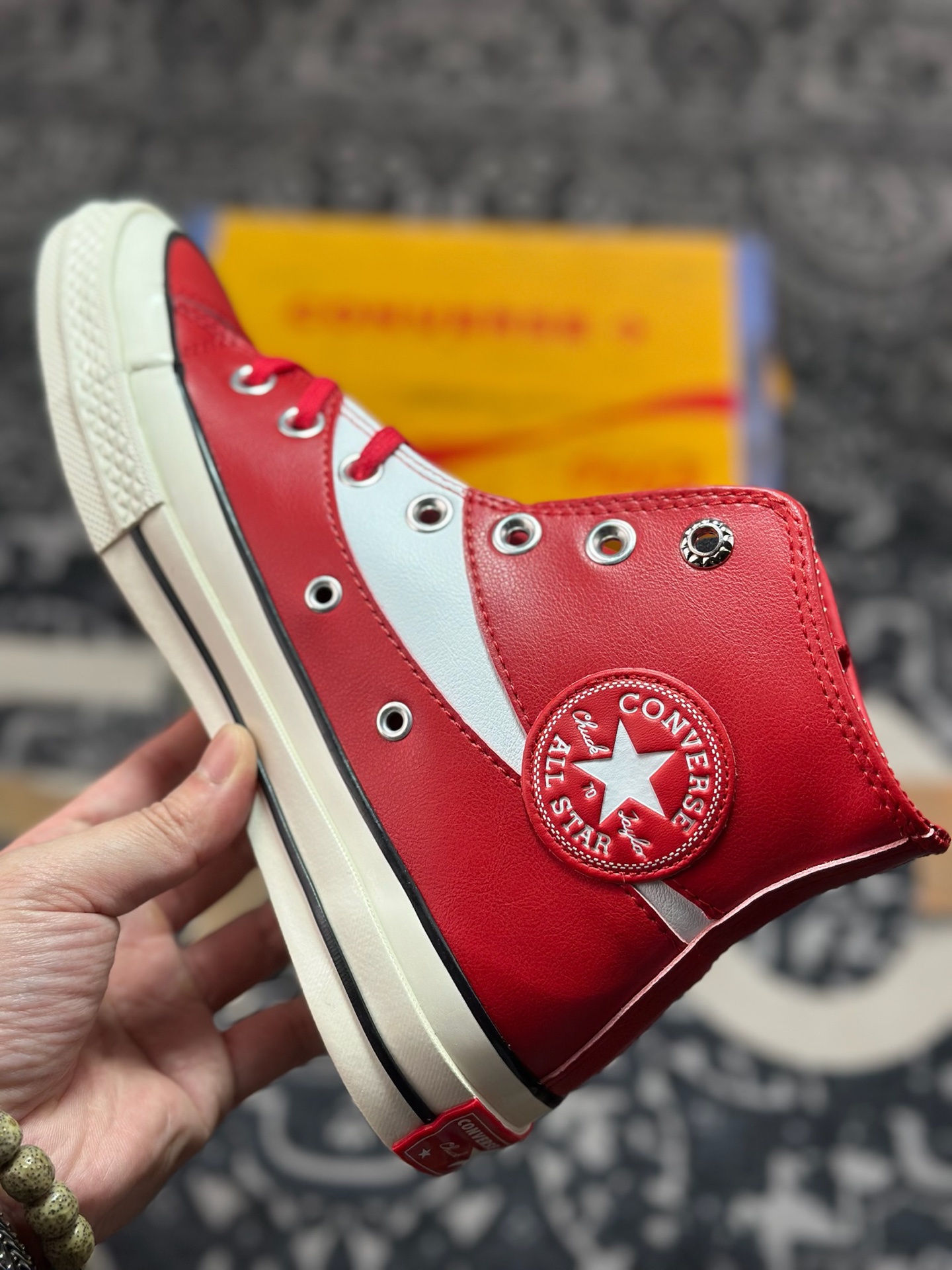 A2140 真标 年末联名 重磅来袭 Coca-Cola x Converse Chuck 70 可口可乐联名 复古皮质高帮休闲鞋 17888C