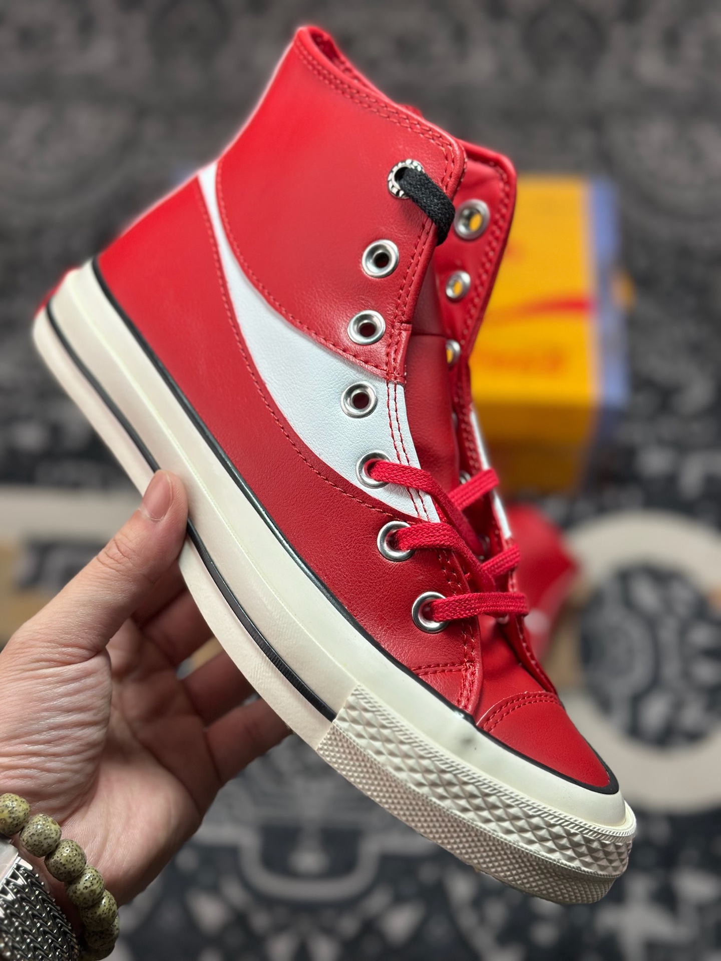 A2140 真标 年末联名 重磅来袭 Coca-Cola x Converse Chuck 70 可口可乐联名 复古皮质高帮休闲鞋 17888C