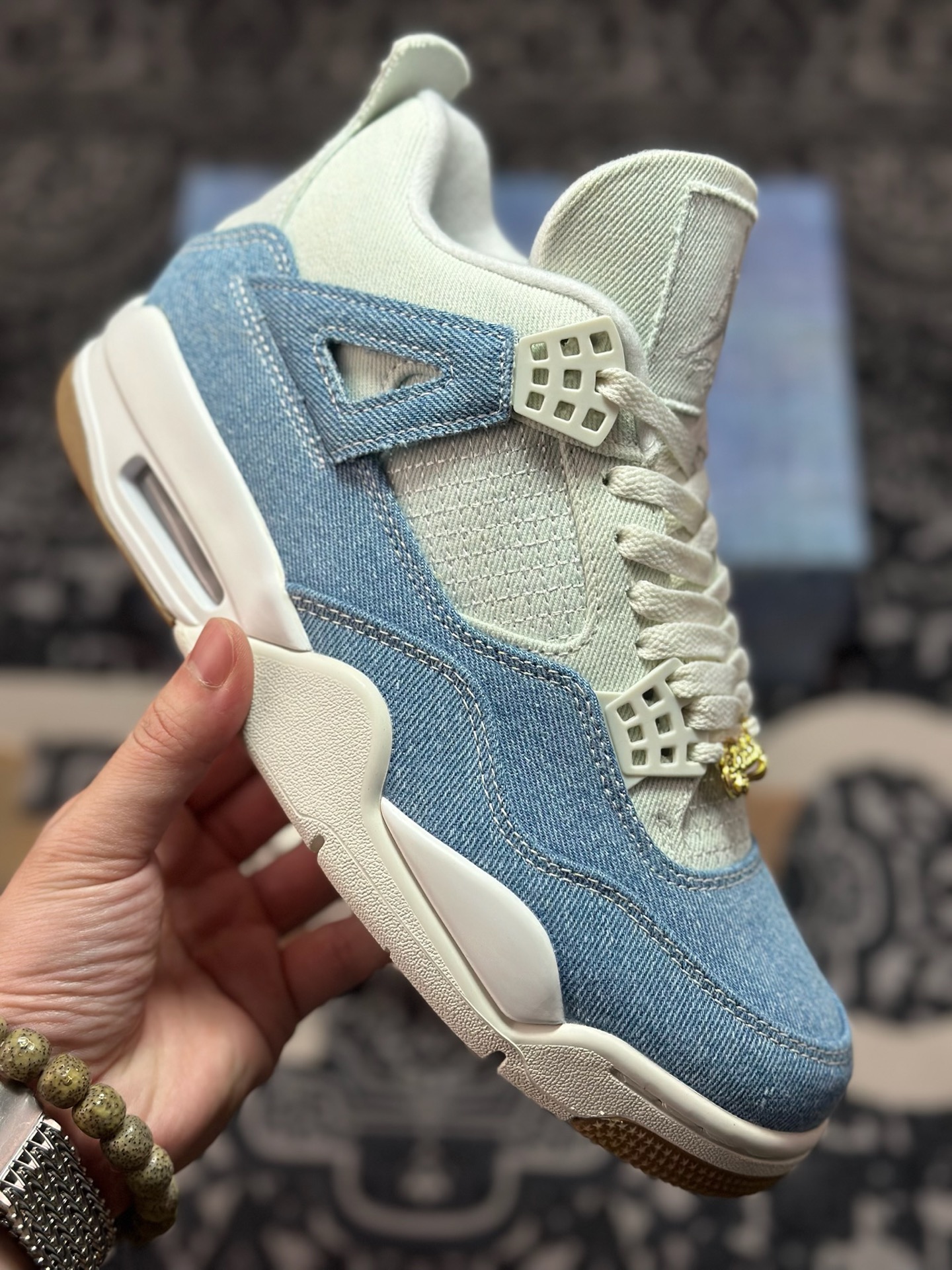 耐克Nike Air Jordan 4 Retro SE”Denim Worn Blue”迈克尔·乔丹AJ4代中帮复古休闲运动文化篮球鞋“拼接牛仔浅蓝灰小李维斯”IB6716-100