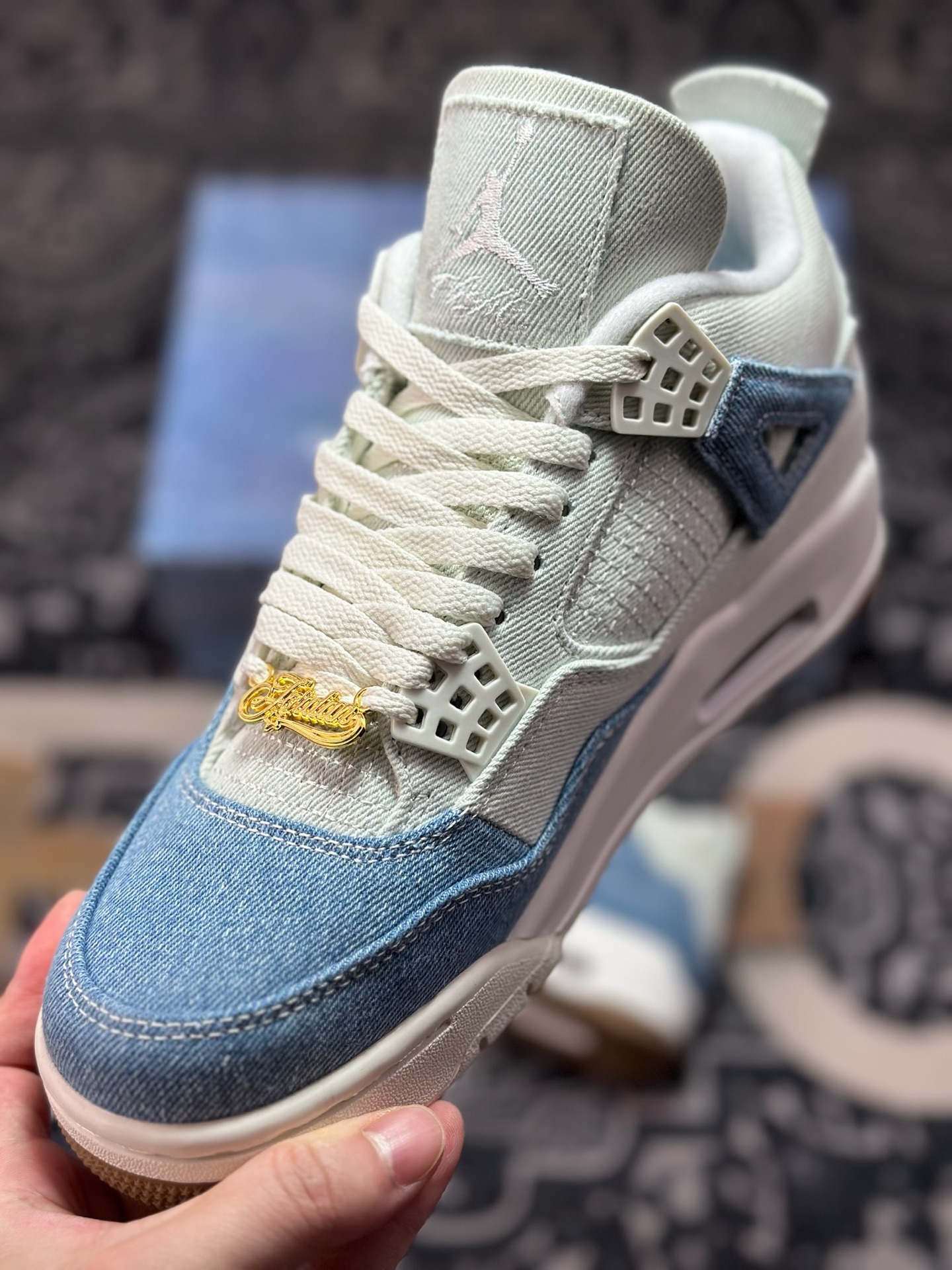耐克Nike Air Jordan 4 Retro SE”Denim Worn Blue”迈克尔·乔丹AJ4代中帮复古休闲运动文化篮球鞋“拼接牛仔浅蓝灰小李维斯”IB6716-100