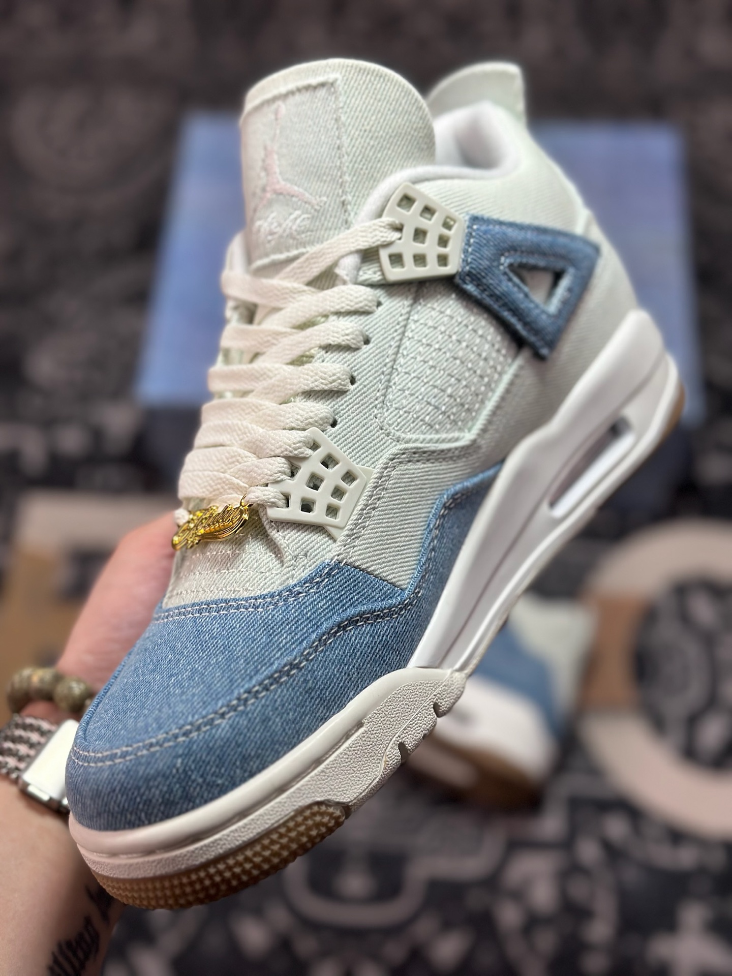 耐克Nike Air Jordan 4 Retro SE”Denim Worn Blue”迈克尔·乔丹AJ4代中帮复古休闲运动文化篮球鞋“拼接牛仔浅蓝灰小李维斯”IB6716-100