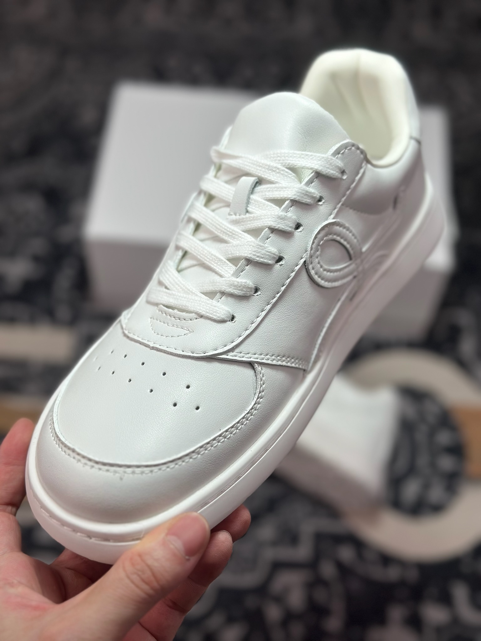 A8210 原厂级别 LOEWE罗意威 Jambo 牛皮革 圆头系带 低帮 板鞋 M816282XBN-2100-Chinese UA Cheap High Quatity Brand Clothes Bags handbags Sneakers wholesale wholesaler seller from China Factory suppliers Fashion Clothing Shoes best Quality Beautiful Price A8210 原厂级别 LOEWE罗意威 Jambo 牛皮革 圆头系带 低帮 板鞋 M816282XBN-2100