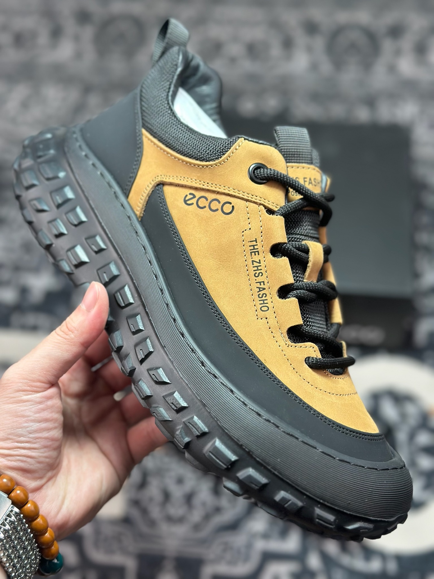 B6300 原装级别 ECCO爱步男款新款运动登山鞋 轻盈减震牛皮耐磨户外跑鞋-Chinese UA Cheap High Quatity Brand Clothes Bags handbags Sneakers wholesale wholesaler seller from China Factory suppliers Fashion Clothing Shoes best Quality Beautiful Price B6300 原装级别 ECCO爱步男款新款运动登山鞋 轻盈减震牛皮耐磨户外跑鞋