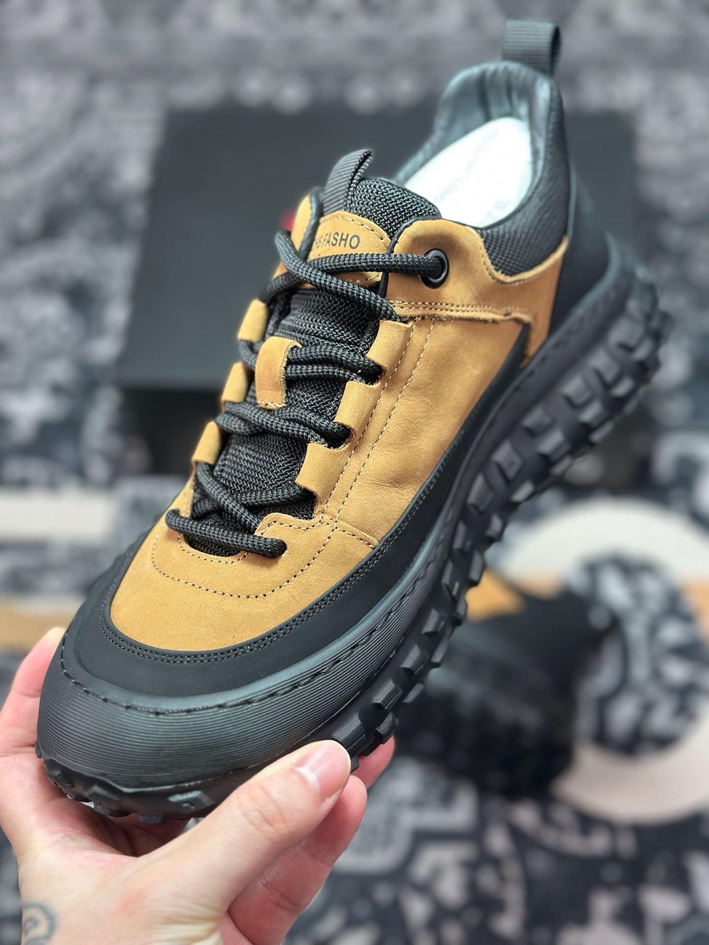 B6300 原装级别 ECCO爱步男款新款运动登山鞋 轻盈减震牛皮耐磨户外跑鞋-Chinese UA Cheap High Quatity Brand Clothes Bags handbags Sneakers wholesale wholesaler seller from China Factory suppliers Fashion Clothing Shoes best Quality Beautiful Price B6300 原装级别 ECCO爱步男款新款运动登山鞋 轻盈减震牛皮耐磨户外跑鞋