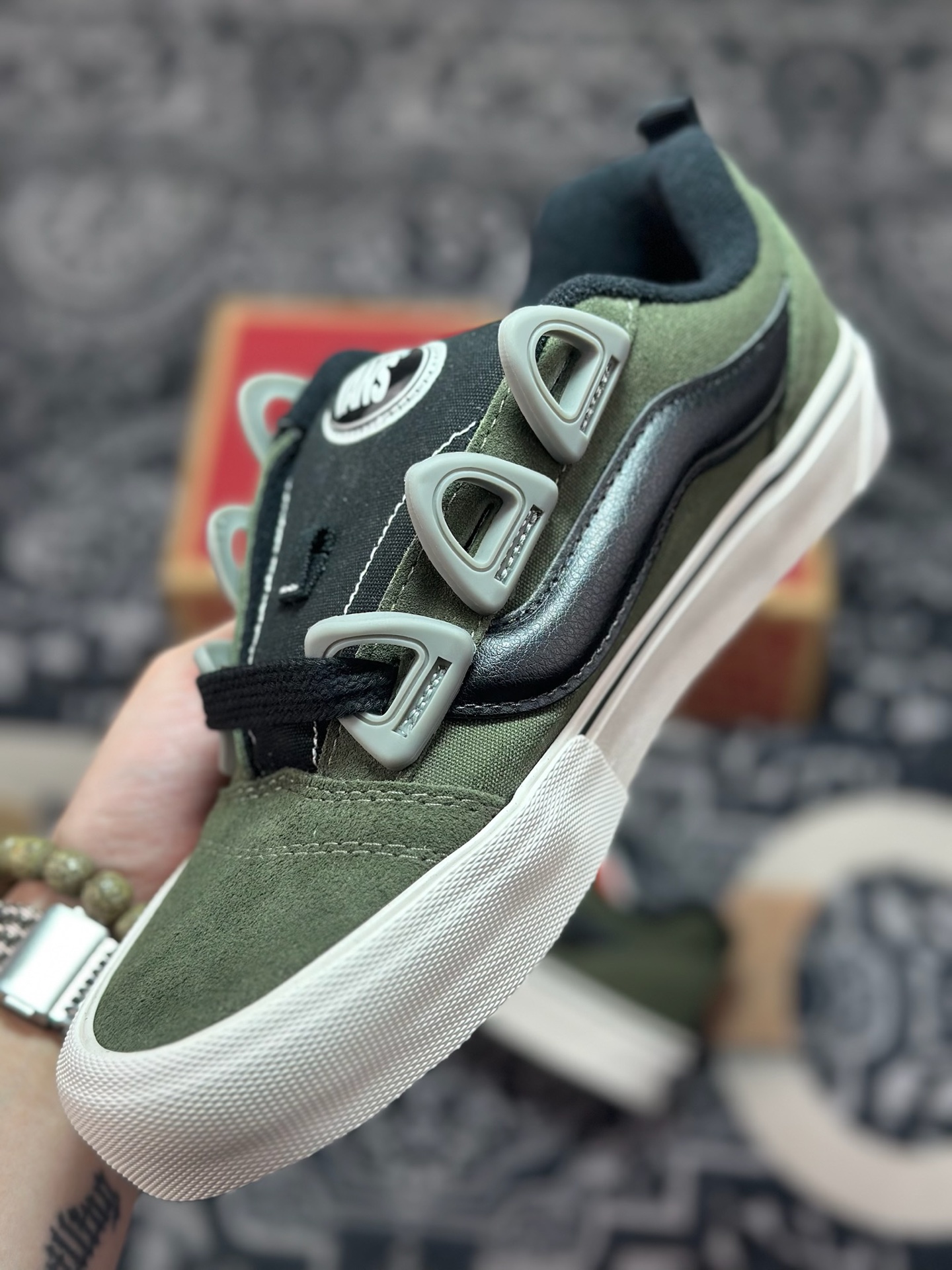 真标 Vans Knu Skool DR 闪电橄榄绿 “DR新系列面包鞋