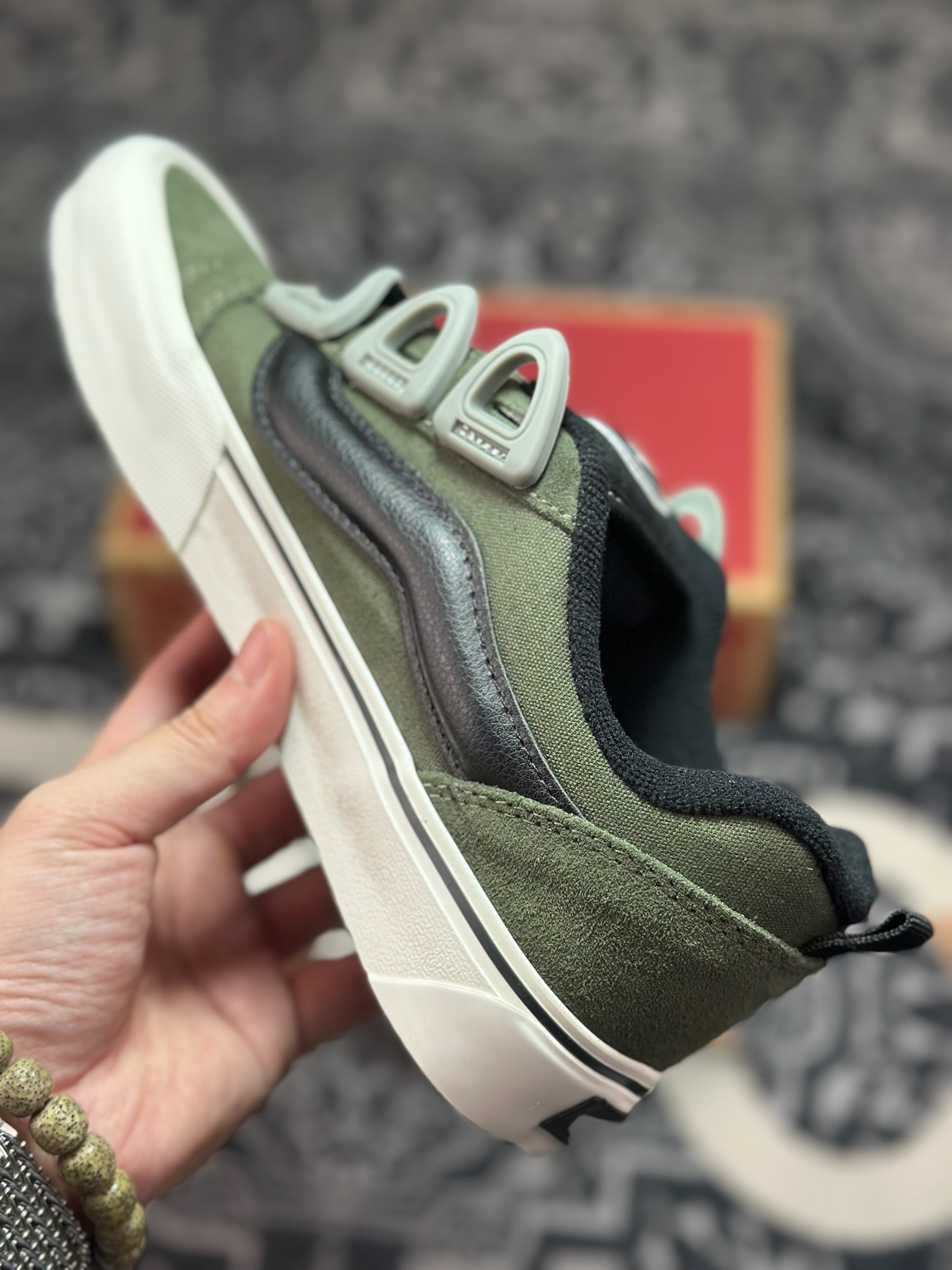 真标 Vans Knu Skool DR 闪电橄榄绿 “DR新系列面包鞋