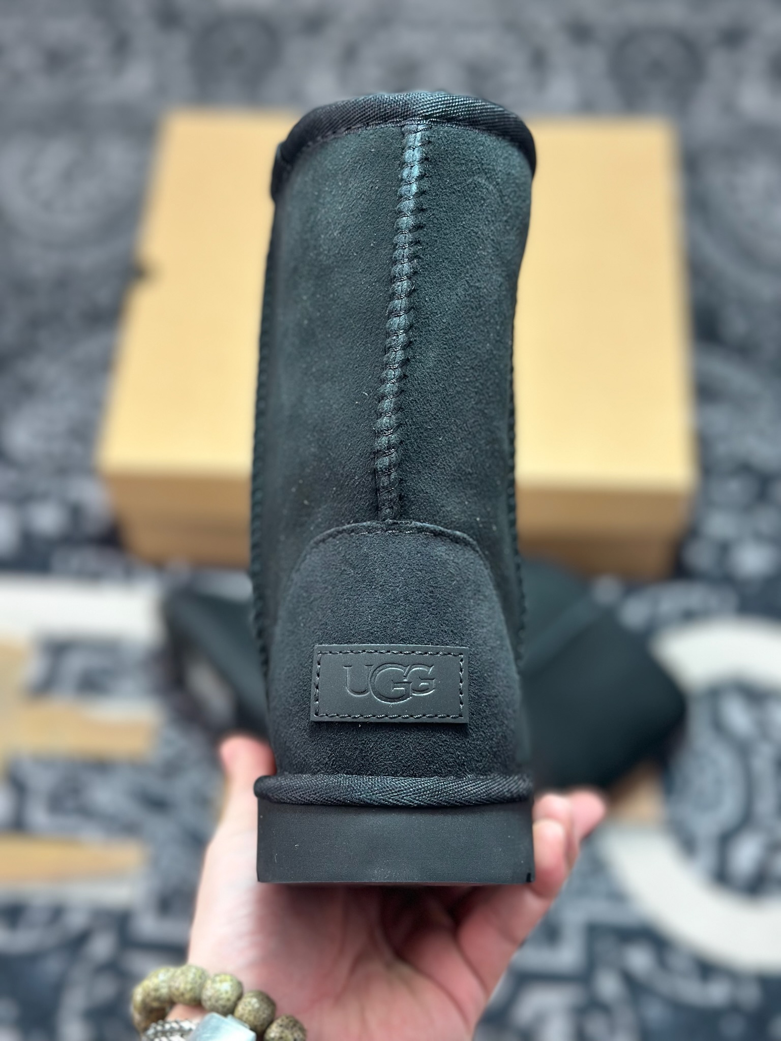 B2260 原装级别 UGG 经典中筒女鞋 黑色 秋冬羊皮毛一体雪地靴 1016223-BLK-Chinese UA Cheap High Quatity Brand Clothes Bags handbags Sneakers wholesale wholesaler seller from China Factory suppliers Fashion Clothing Shoes best Quality Beautiful Price B2260 原装级别 UGG 经典中筒女鞋 黑色 秋冬羊皮毛一体雪地靴 1016223-BLK