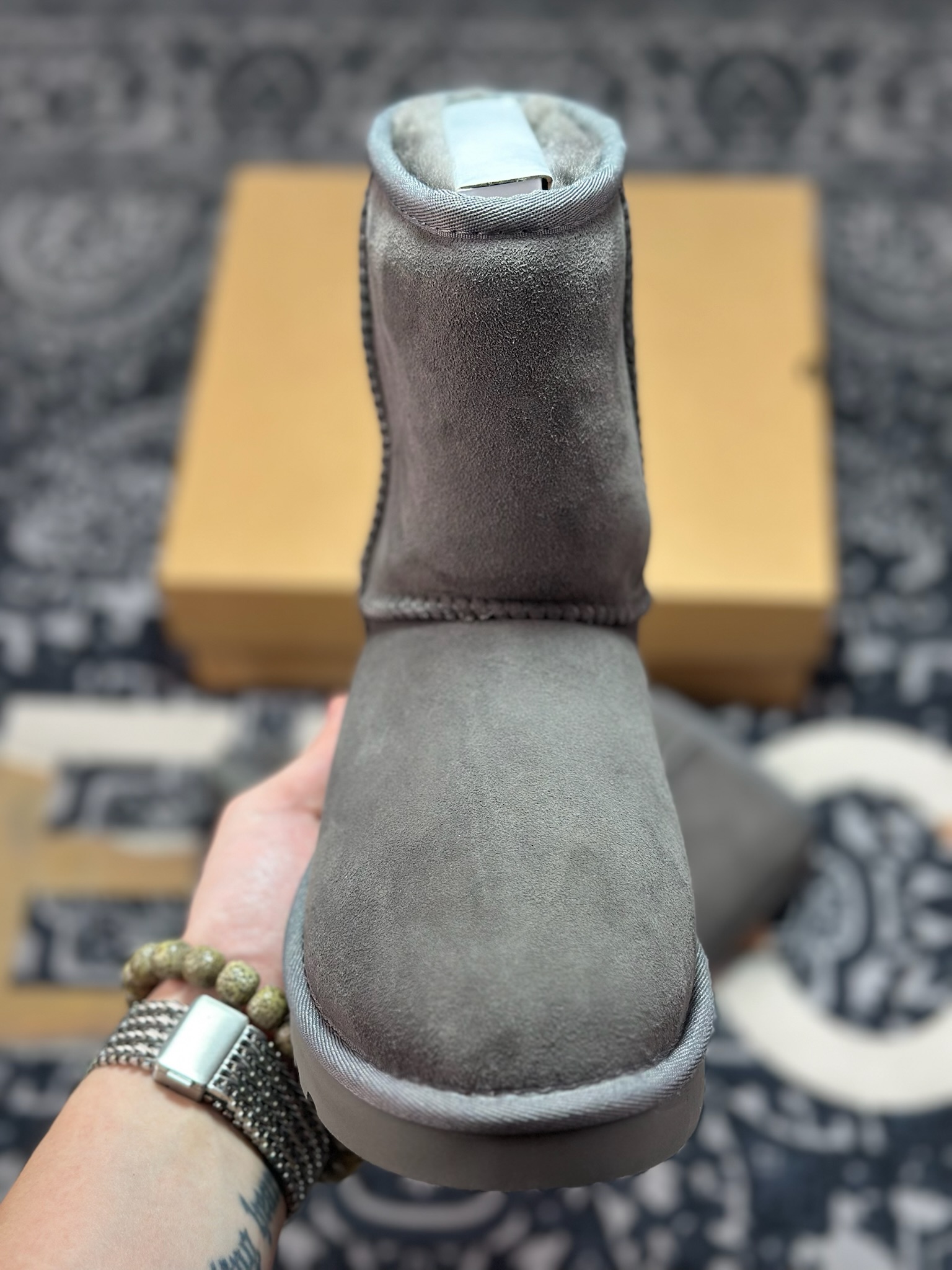 B2260 原装级别 UGG 经典中筒女鞋 灰色 秋冬羊皮毛一体雪地靴 1016223-BLK