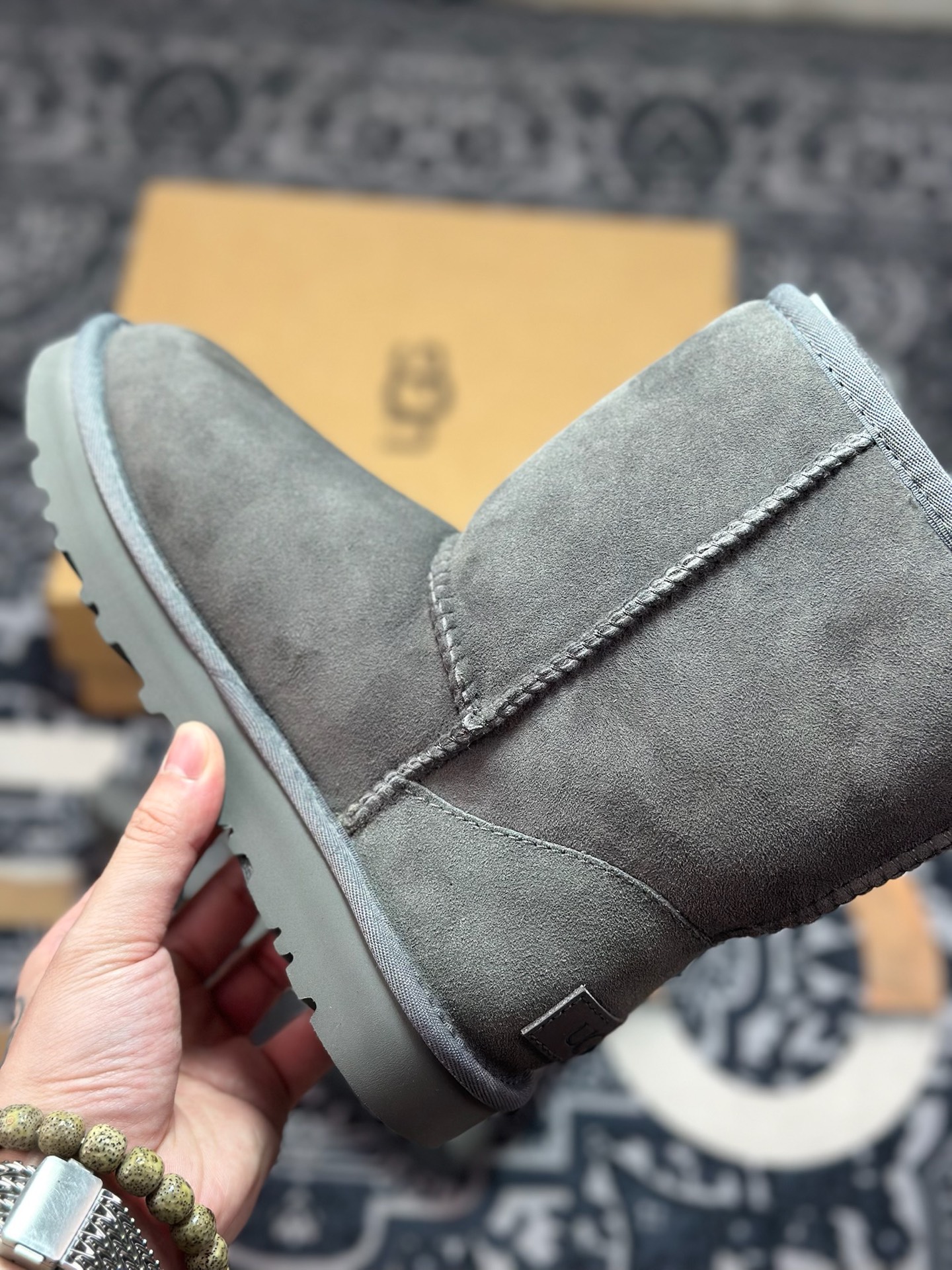 B2260 原装级别 UGG 经典中筒女鞋 灰色 秋冬羊皮毛一体雪地靴 1016223-BLK