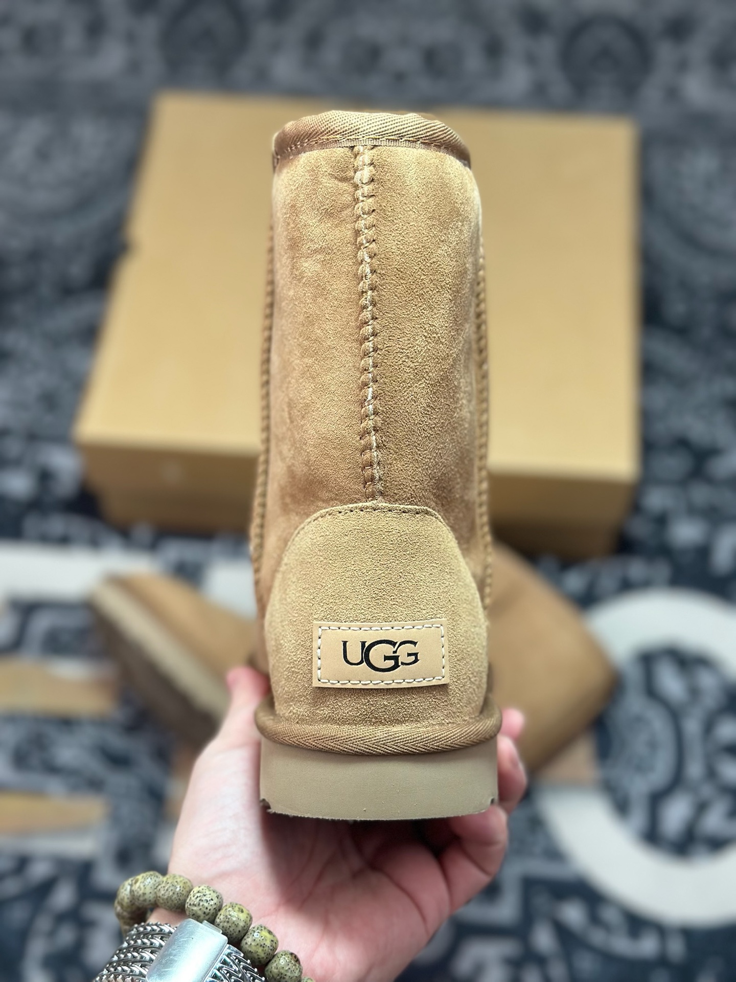 B2260 原装级别 UGG 经典中筒女鞋 栗色 秋冬羊皮毛一体雪地靴 1016223-BLK-Chinese UA Cheap High Quatity Brand Clothes Bags handbags Sneakers wholesale wholesaler seller from China Factory suppliers Fashion Clothing Shoes best Quality Beautiful Price B2260 原装级别 UGG 经典中筒女鞋 栗色 秋冬羊皮毛一体雪地靴 1016223-BLK