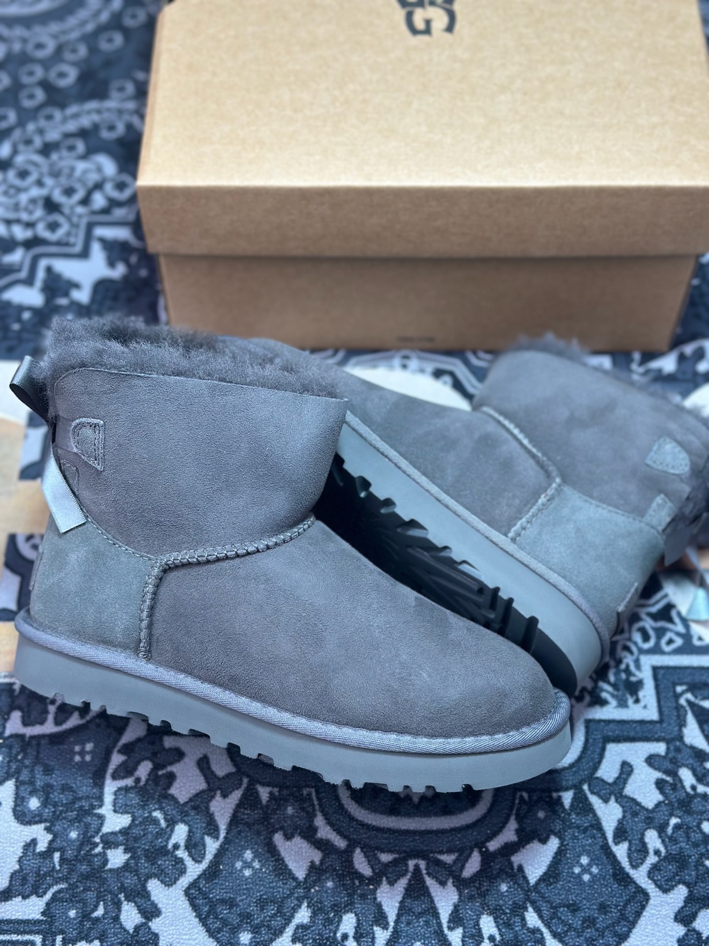 A9230 原装级别 UGG 1016501平底单丝带 灰色