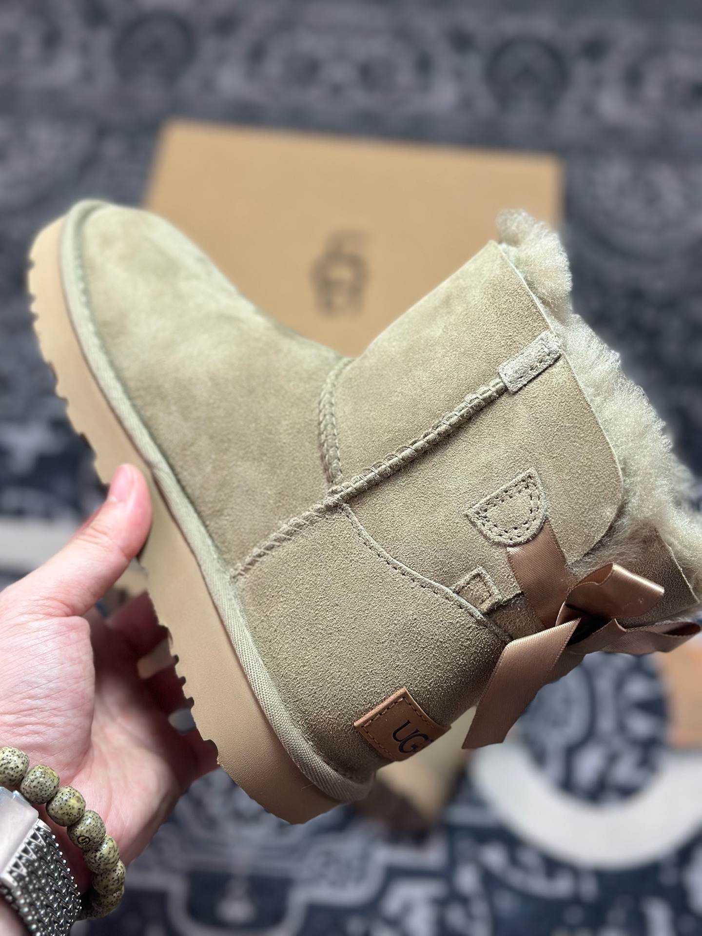 A9230 原装级别 UGG 1016501平底单丝带 棕色-Chinese UA Cheap High Quatity Brand Clothes Bags handbags Sneakers wholesale wholesaler seller from China Factory suppliers Fashion Clothing Shoes best Quality Beautiful Price A9230 原装级别 UGG 1016501平底单丝带 棕色