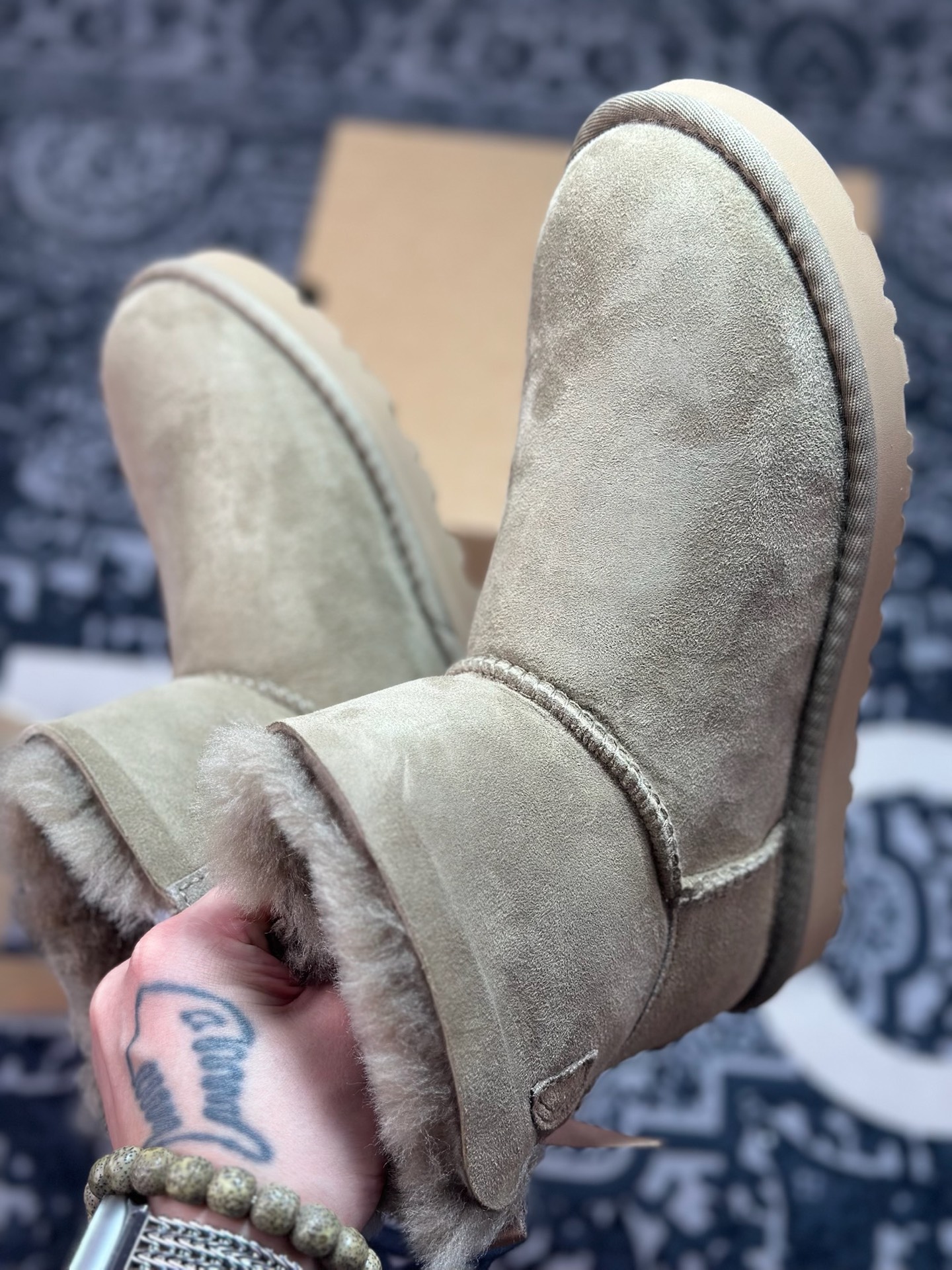 A9230 原装级别 UGG 1016501平底单丝带 棕色-Chinese UA Cheap High Quatity Brand Clothes Bags handbags Sneakers wholesale wholesaler seller from China Factory suppliers Fashion Clothing Shoes best Quality Beautiful Price A9230 原装级别 UGG 1016501平底单丝带 棕色