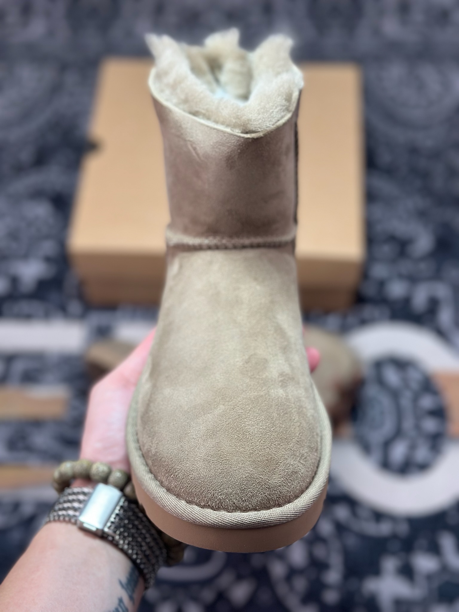 A9230 原装级别 UGG 1016501平底单丝带 棕色-Chinese UA Cheap High Quatity Brand Clothes Bags handbags Sneakers wholesale wholesaler seller from China Factory suppliers Fashion Clothing Shoes best Quality Beautiful Price A9230 原装级别 UGG 1016501平底单丝带 棕色