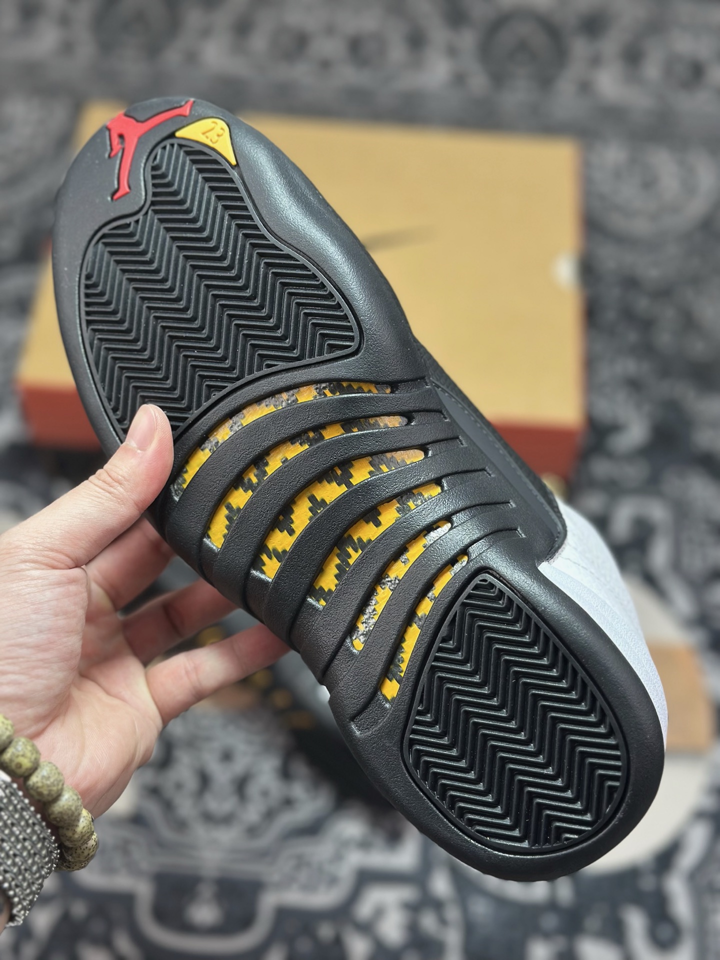 优选 原装级别 Air Jordan AJ12 Retro 白黑金扣 CT8013-117-莆田鞋,莆田鞋货源,高仿鞋,高仿鞋货源,安福档口,莆田高仿鞋,莆田鞋批发,高仿鞋批发,莆田高仿运动鞋,高仿运动鞋,莆田运动鞋 优选 原装级别 Air Jordan AJ12 Retro 白黑金扣 CT8013-117