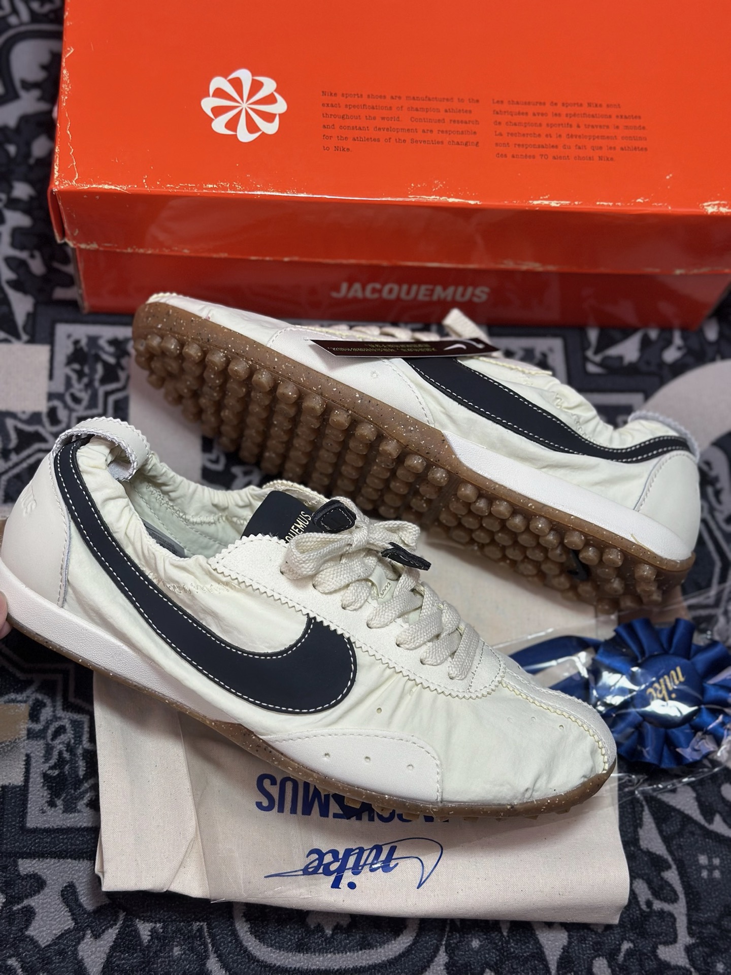 B2260 原装级别 Jacquemus x Nike Jacumoon 舒适 低帮生活休闲鞋 米色 HV8547-700