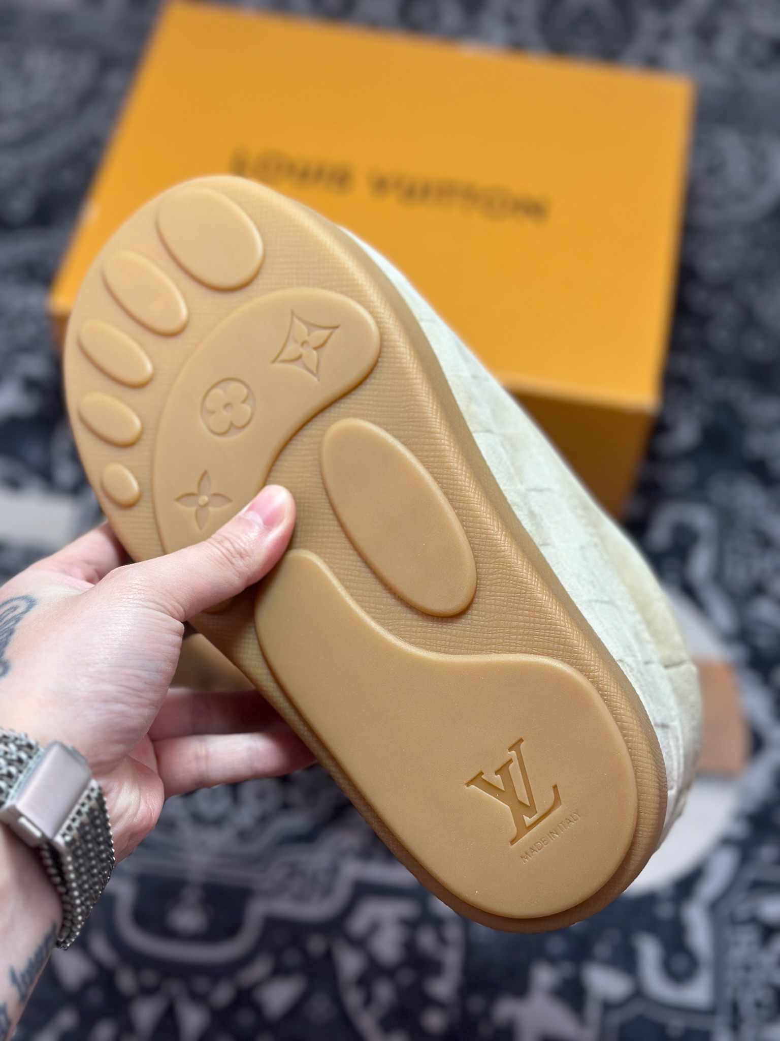 D9550 优选 原装级别 LVxNigo联款Yeti 菲董操刀的LVx nigo Yeti格子运动鞋