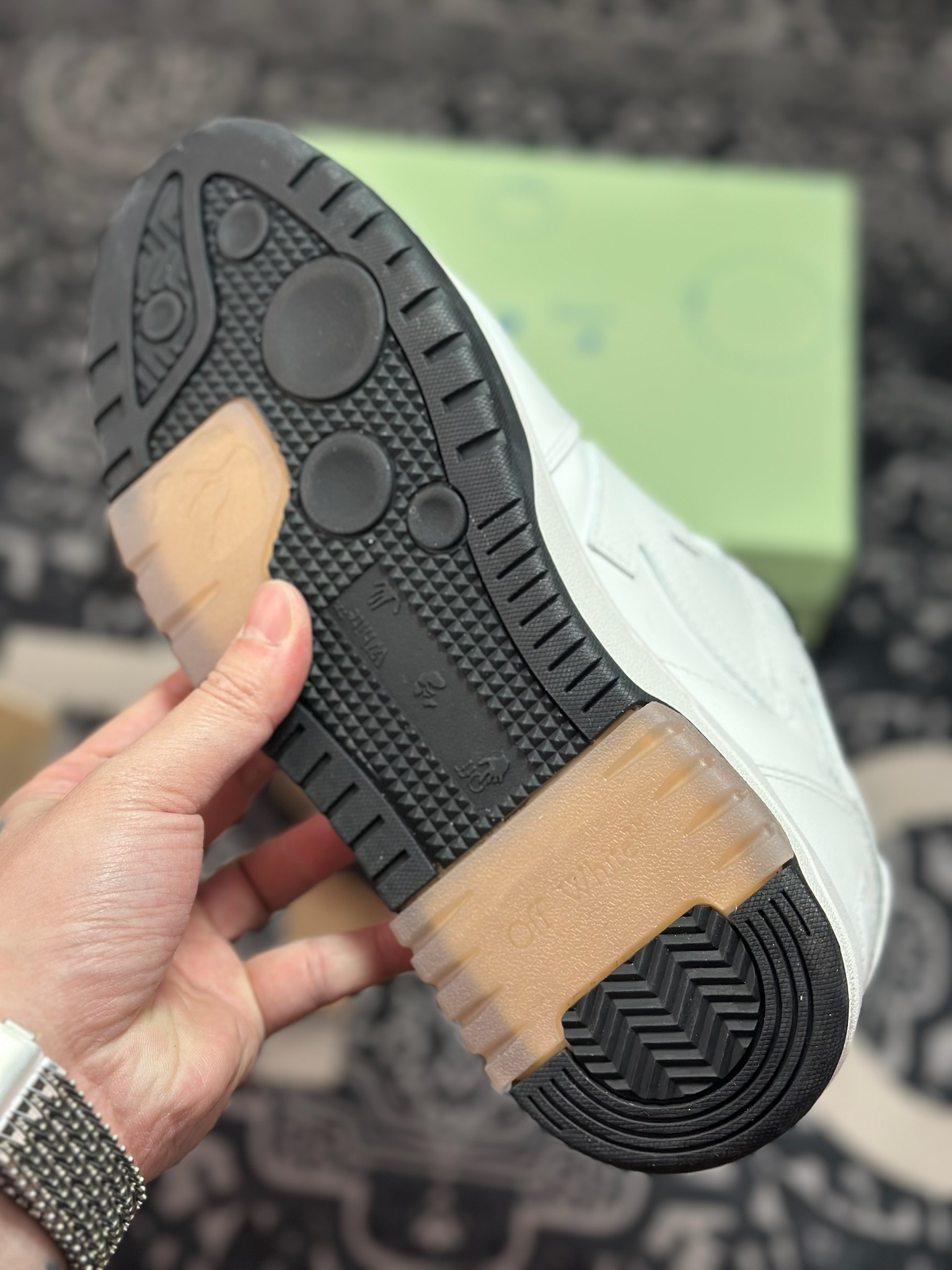 C2350 Off-White c/o Virgil Abloh Out Of Office Low-Leather Sneakers”OOO”系列低帮板鞋“皮革全白箭头”OMIA189F23LEA001