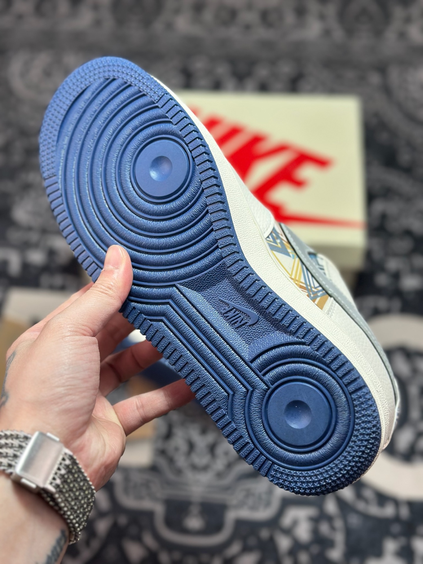 原装级别 Palace x Air Force 1 Low 涂鸦米蓝灰 XL1979-122-莆田鞋,莆田鞋货源,高仿鞋,高仿鞋货源,安福档口,莆田高仿鞋,莆田鞋批发,高仿鞋批发,莆田高仿运动鞋,高仿运动鞋,莆田运动鞋 原装级别 Palace x Air Force 1 Low 涂鸦米蓝灰 XL1979-122