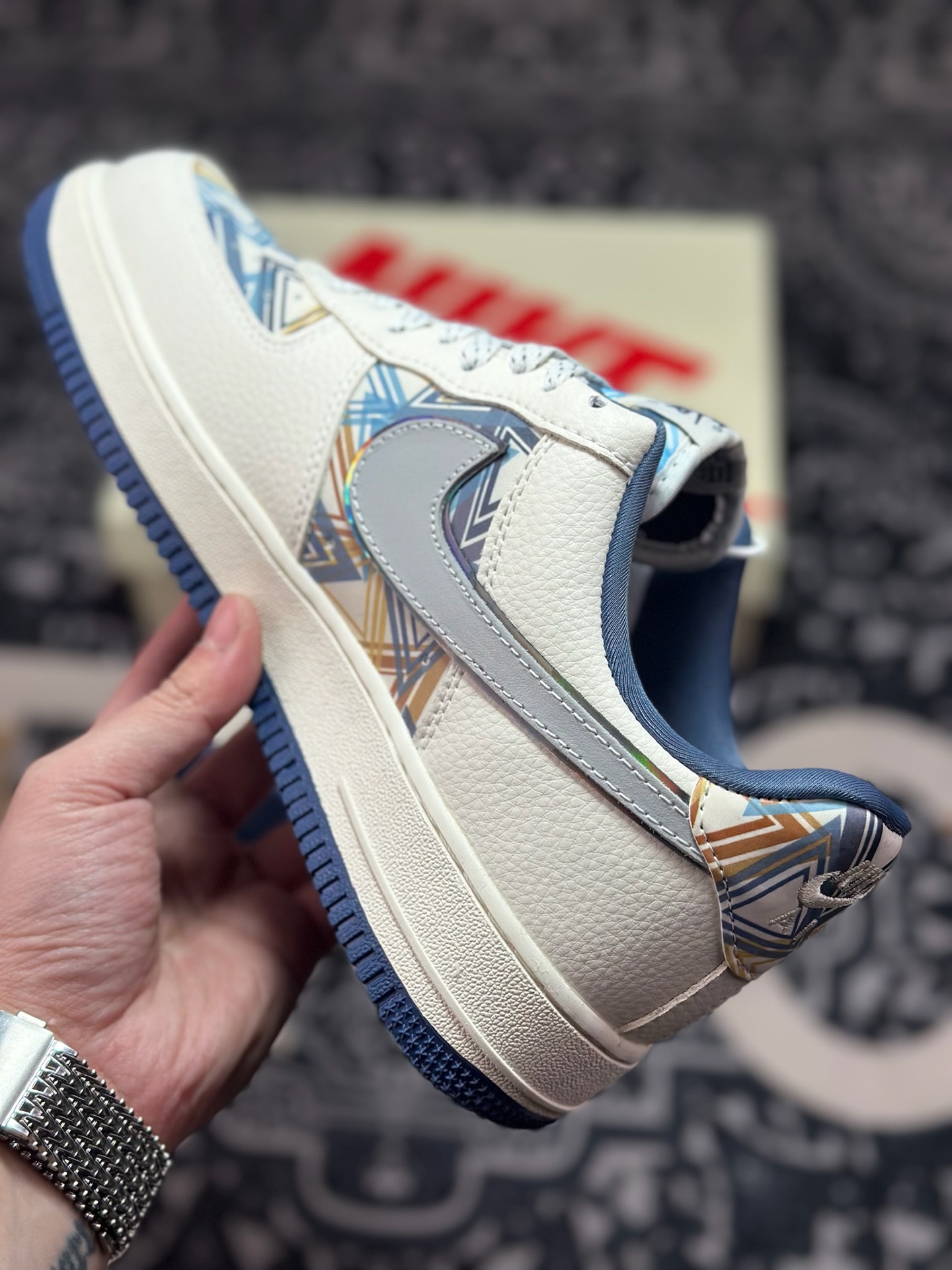 原装级别 Palace x Air Force 1 Low 涂鸦米蓝灰 XL1979-122-莆田鞋,莆田鞋货源,高仿鞋,高仿鞋货源,安福档口,莆田高仿鞋,莆田鞋批发,高仿鞋批发,莆田高仿运动鞋,高仿运动鞋,莆田运动鞋 原装级别 Palace x Air Force 1 Low 涂鸦米蓝灰 XL1979-122