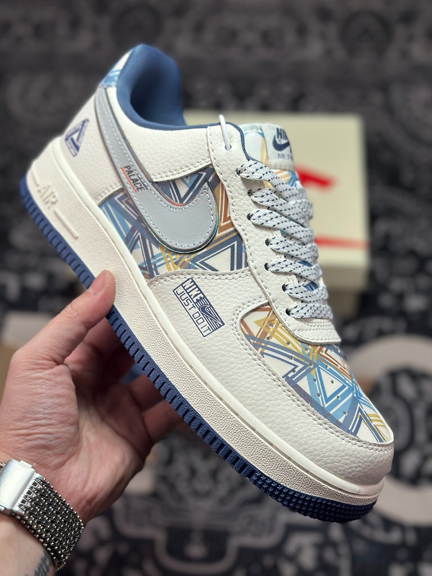 原装级别 Palace x Air Force 1 Low 涂鸦米蓝灰 XL1979-122-莆田鞋,莆田鞋货源,高仿鞋,高仿鞋货源,安福档口,莆田高仿鞋,莆田鞋批发,高仿鞋批发,莆田高仿运动鞋,高仿运动鞋,莆田运动鞋 原装级别 Palace x Air Force 1 Low 涂鸦米蓝灰 XL1979-122