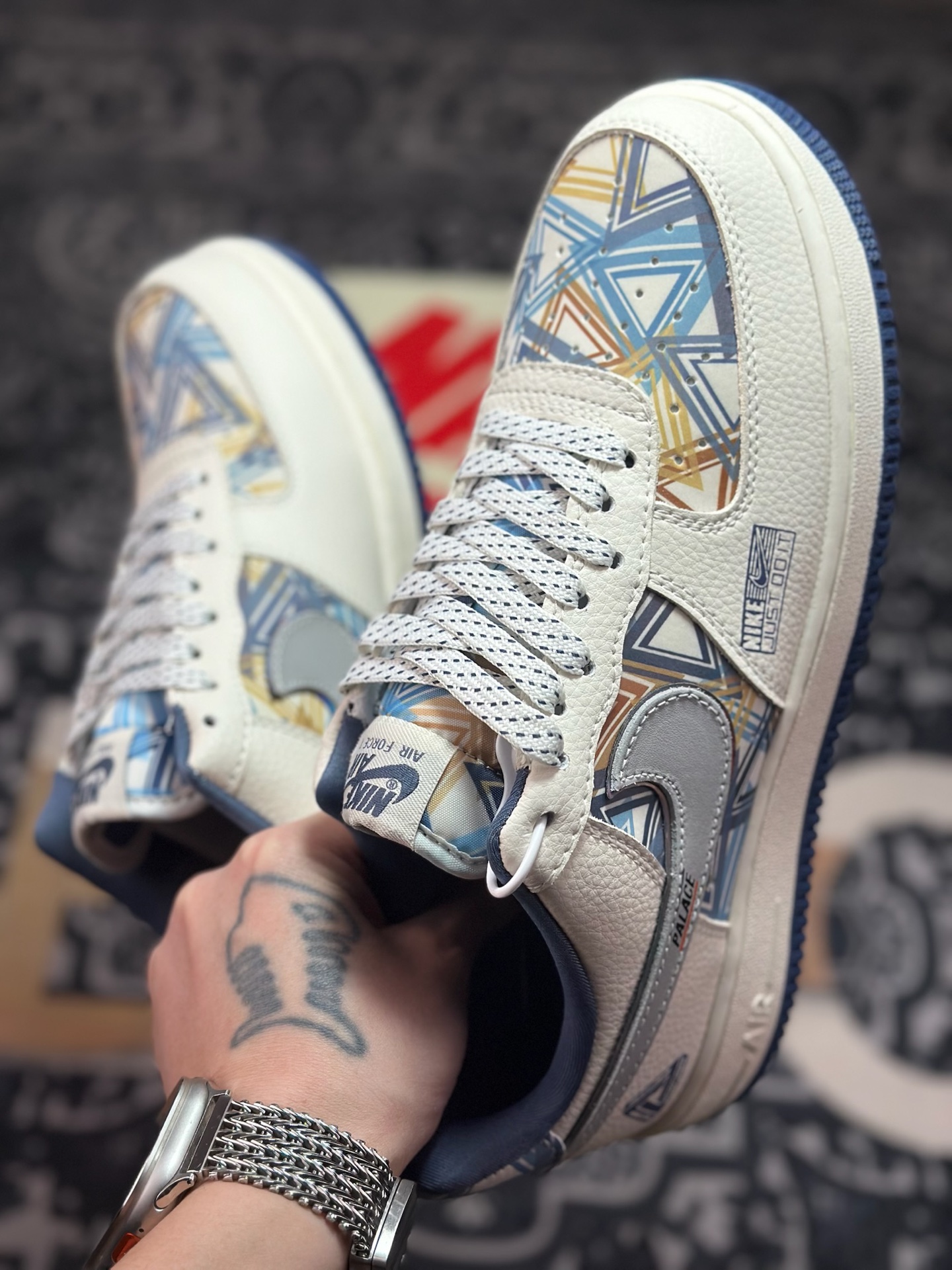 原装级别 Palace x Air Force 1 Low 涂鸦米蓝灰 XL1979-122-莆田鞋,莆田鞋货源,高仿鞋,高仿鞋货源,安福档口,莆田高仿鞋,莆田鞋批发,高仿鞋批发,莆田高仿运动鞋,高仿运动鞋,莆田运动鞋 原装级别 Palace x Air Force 1 Low 涂鸦米蓝灰 XL1979-122