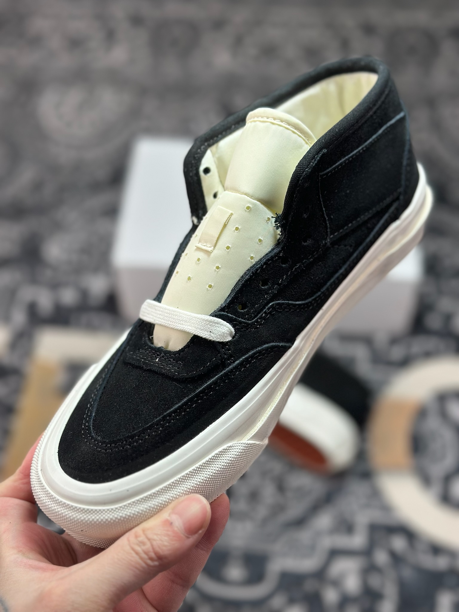 真标 JJJJound x OTW by Vans Half Cab 最新联名 美式复古休闲滑板鞋 VN000S86BLA