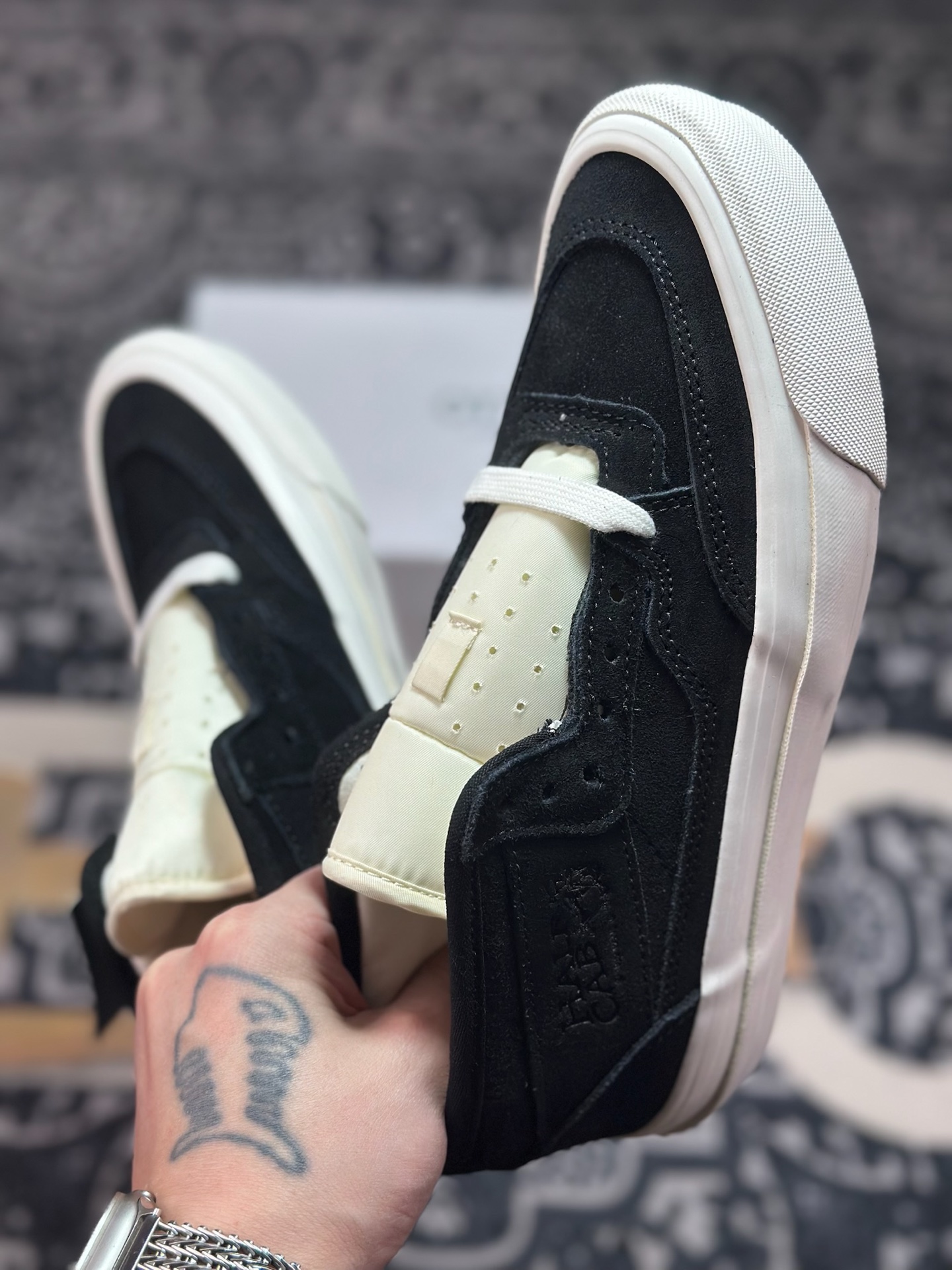 真标 JJJJound x OTW by Vans Half Cab 最新联名 美式复古休闲滑板鞋 VN000S86BLA