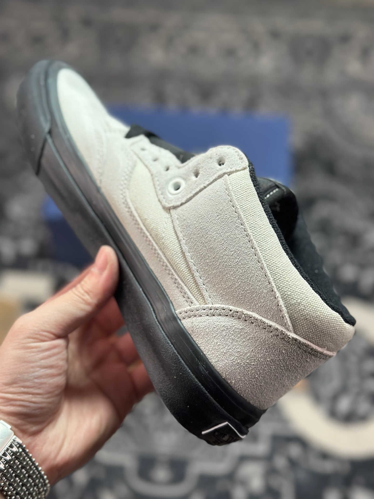 真标 Vans Premium Half Cab 白黑 美式复古休闲中帮滑板鞋 VN000CXJYB2