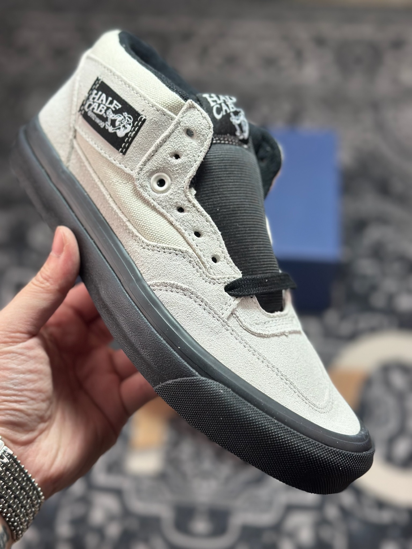真标 Vans Premium Half Cab 白黑 美式复古休闲中帮滑板鞋 VN000CXJYB2