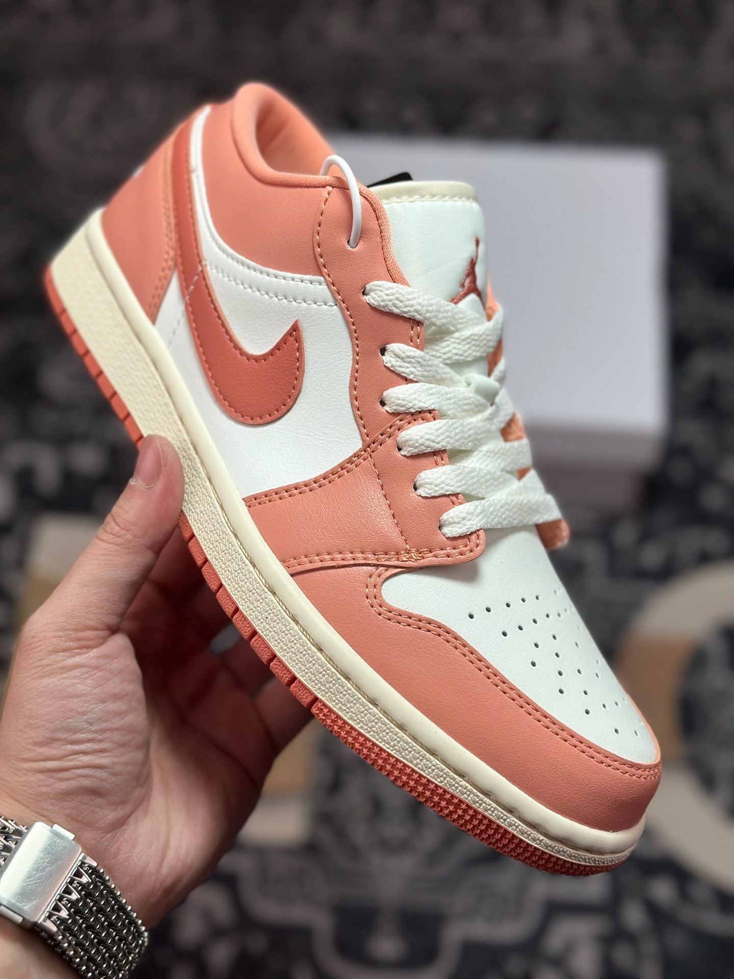 原装级别Air Jordan 1 Retro Low OG 藕粉白 DC0774-180-莆田鞋,莆田鞋货源,高仿鞋,高仿鞋货源,安福档口,莆田高仿鞋,莆田鞋批发,高仿鞋批发,莆田高仿运动鞋,高仿运动鞋,莆田运动鞋 原装级别Air Jordan 1 Retro Low OG 藕粉白 DC0774-180
