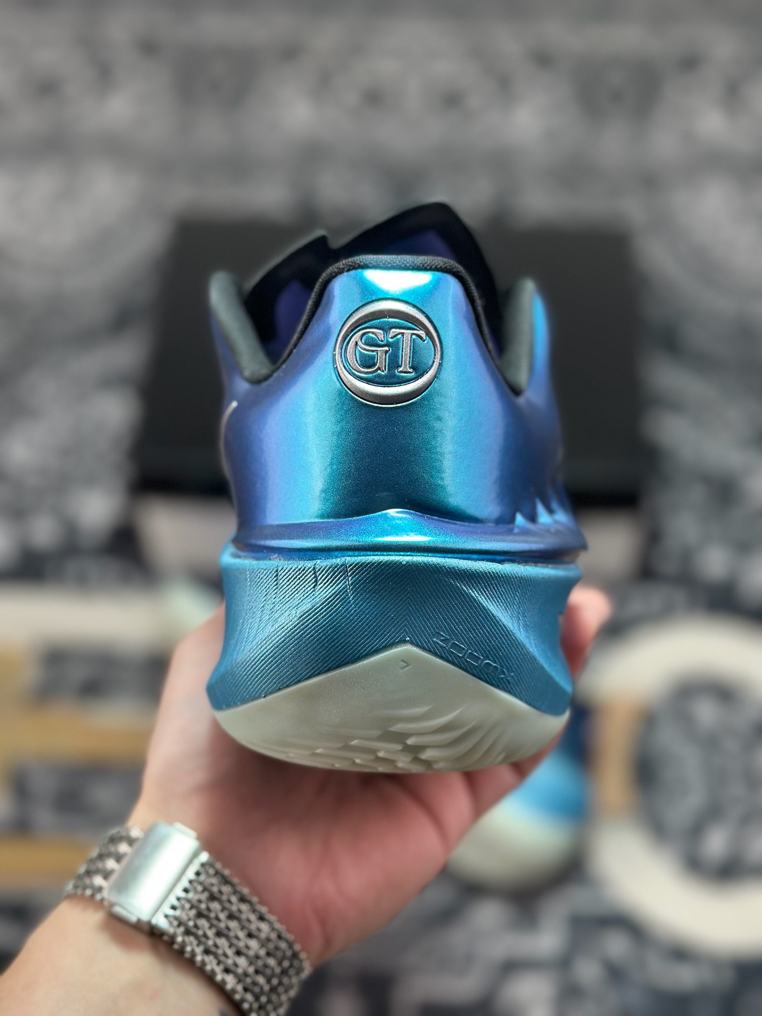 B2260 原装级别 专攻篮球实战系列版本 GT4代支线白绿黑配色 IQ2606-500