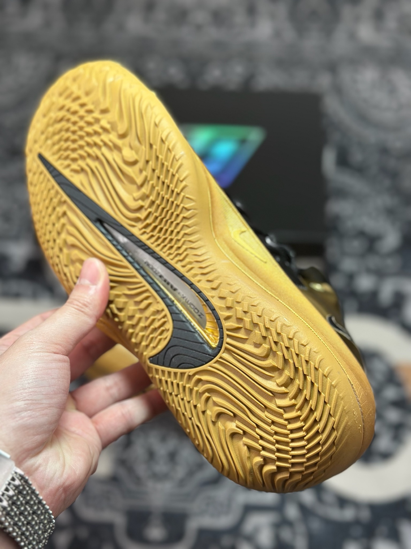 B2260 原装级别 专攻篮球实战系列版本 GT4代支线白金色 配色 IQ2606-100