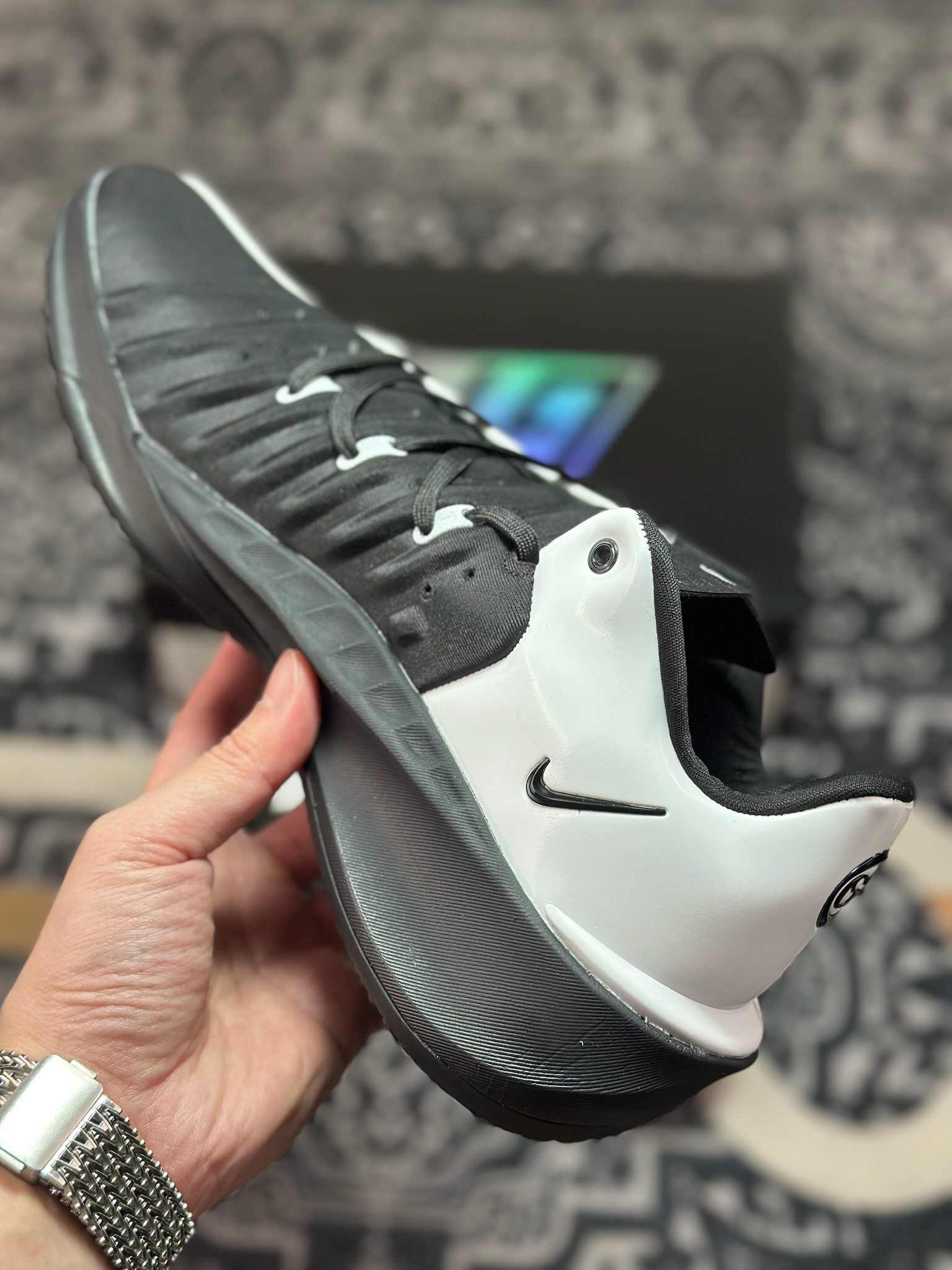 B2260 原装级别 专攻篮球实战系列版本 GT4代支线白白黑配色 HV9918-600