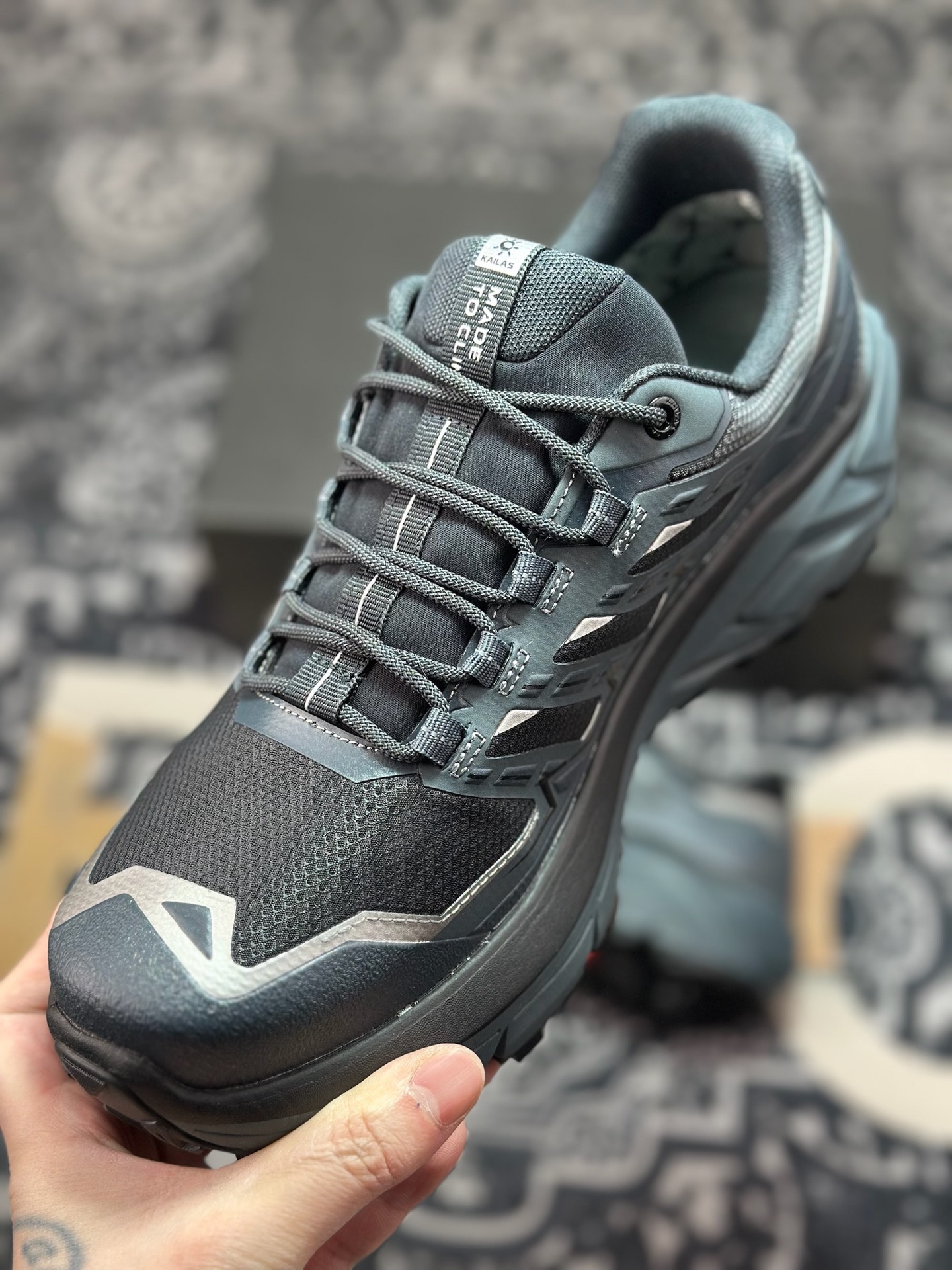 B6300 凯乐石Kailas Fuga C4 系列低帮登山越野户外缓震休闲运动慢跑鞋“黑银” KS2512116-21747