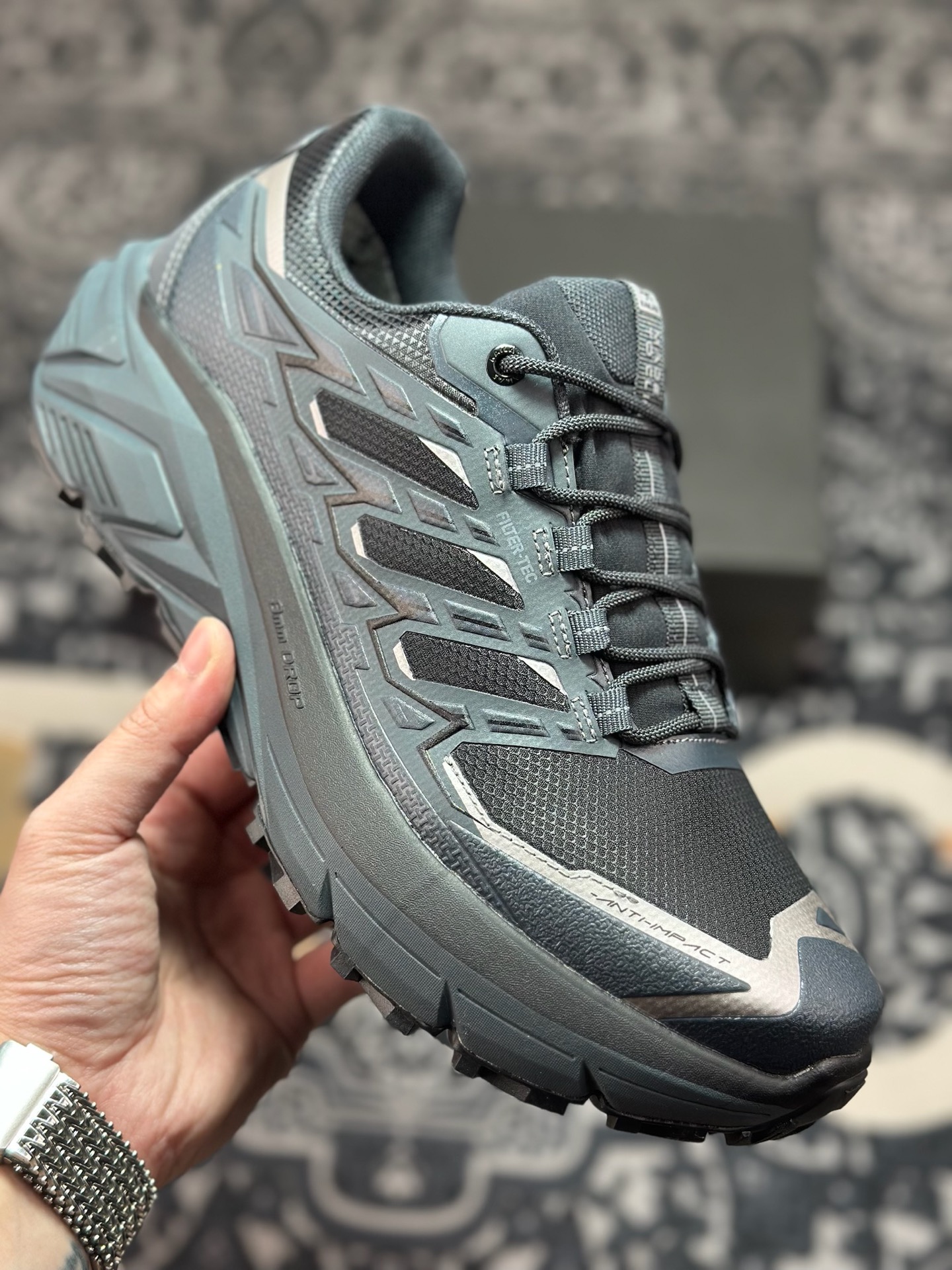 B6300 凯乐石Kailas Fuga C4 系列低帮登山越野户外缓震休闲运动慢跑鞋“黑银” KS2512116-21747