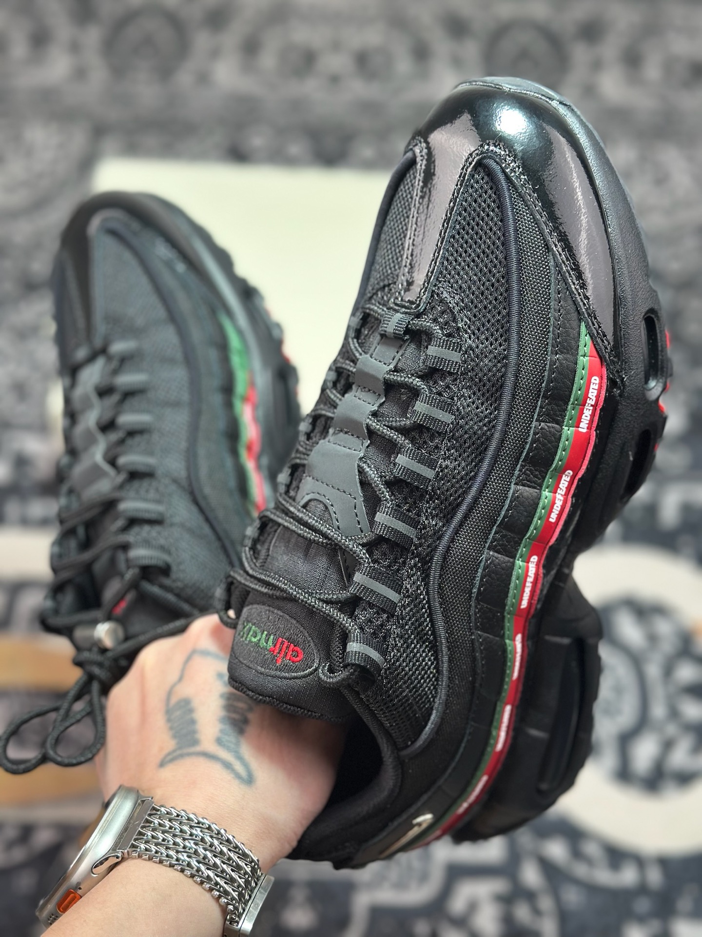 优选 原装级别 外贸超人气顶流单品 纯原版 UNDEFEATED x NK Air Max 95 ” Black ” 五道杠联名款低帮休闲运动鞋 IB4453-001-莆田鞋,莆田鞋货源,高仿鞋,高仿鞋货源,安福档口,莆田高仿鞋,莆田鞋批发,高仿鞋批发,莆田高仿运动鞋,高仿运动鞋,莆田运动鞋 优选 原装级别 外贸超人气顶流单品 纯原版 UNDEFEATED x NK Air Max 95 ” Black ” 五道杠联名款低帮休闲运动鞋 IB4453-001