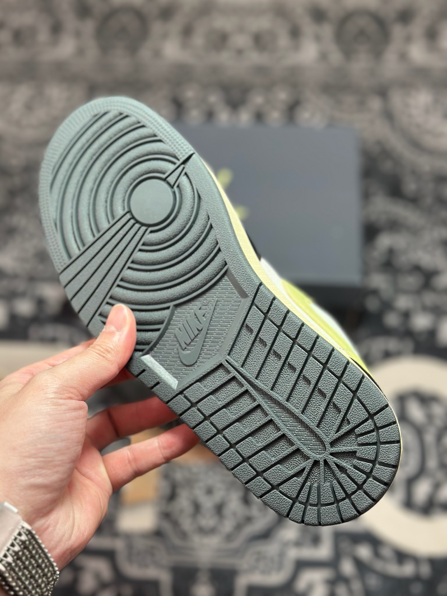 原装级别Air Jordan 1 Retro Low OG 白黑灰 HQ3009-003-莆田鞋,莆田鞋货源,高仿鞋,高仿鞋货源,安福档口,莆田高仿鞋,莆田鞋批发,高仿鞋批发,莆田高仿运动鞋,高仿运动鞋,莆田运动鞋 原装级别Air Jordan 1 Retro Low OG 白黑灰 HQ3009-003