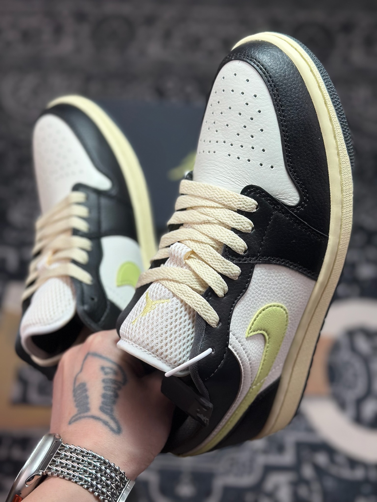 原装级别Air Jordan 1 Retro Low OG 白黑灰 HQ3009-003-莆田鞋,莆田鞋货源,高仿鞋,高仿鞋货源,安福档口,莆田高仿鞋,莆田鞋批发,高仿鞋批发,莆田高仿运动鞋,高仿运动鞋,莆田运动鞋 原装级别Air Jordan 1 Retro Low OG 白黑灰 HQ3009-003