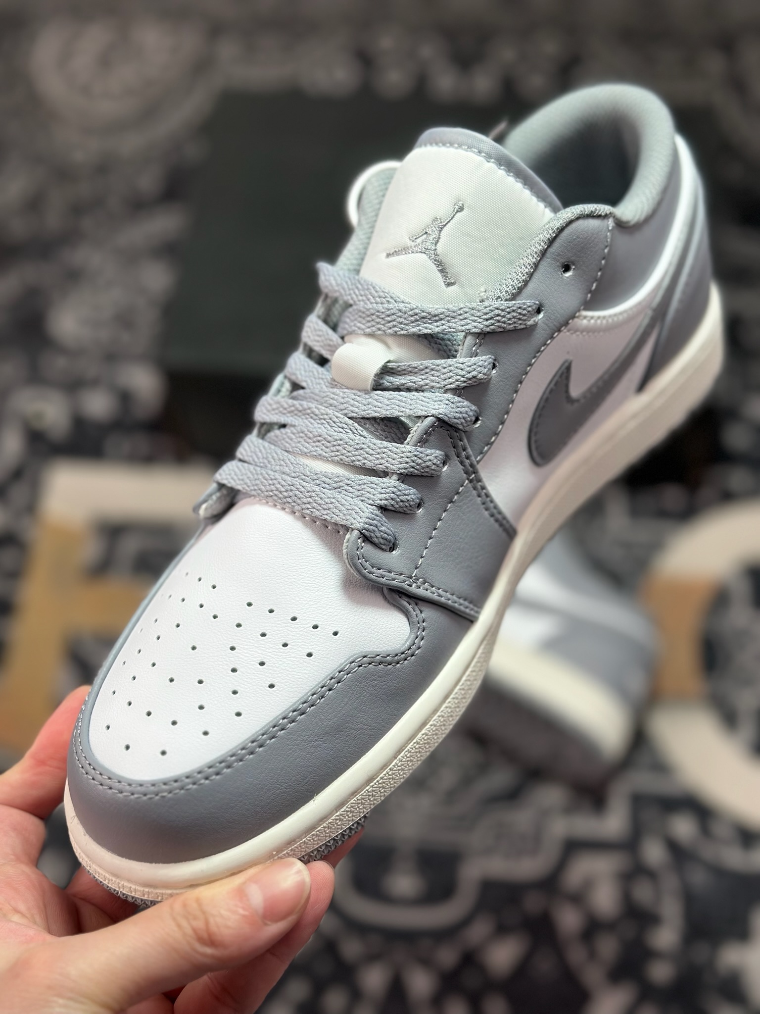 A8220 原装级别Air Jordan 1 Retro Low OG 白灰 553558-053-Chinese UA Cheap High Quatity Brand Clothes Bags handbags Sneakers wholesale wholesaler seller from China Factory suppliers Fashion Clothing Shoes best Quality Beautiful Price A8220 原装级别Air Jordan 1 Retro Low OG 白灰 553558-053