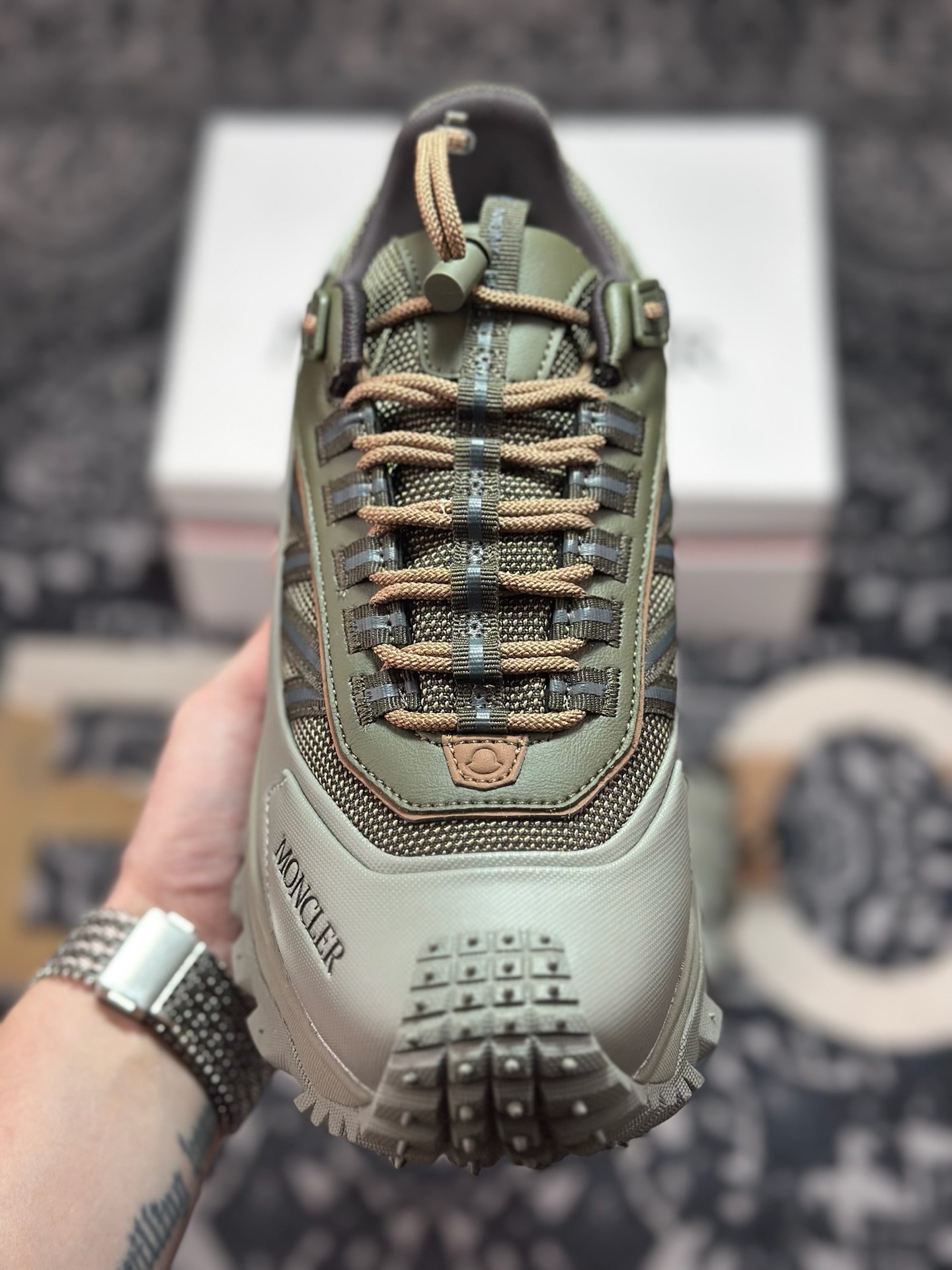 D2470 END. x Moncler Trailgrip Gore-Tex 越野旅行系列低帮厚底轻量户外登山运动鞋“做旧草绿”-Chinese UA Cheap High Quatity Brand Clothes Bags handbags Sneakers wholesale wholesaler seller from China Factory suppliers Fashion Clothing Shoes best Quality Beautiful Price D2470 END. x Moncler Trailgrip Gore-Tex 越野旅行系列低帮厚底轻量户外登山运动鞋“做旧草绿”