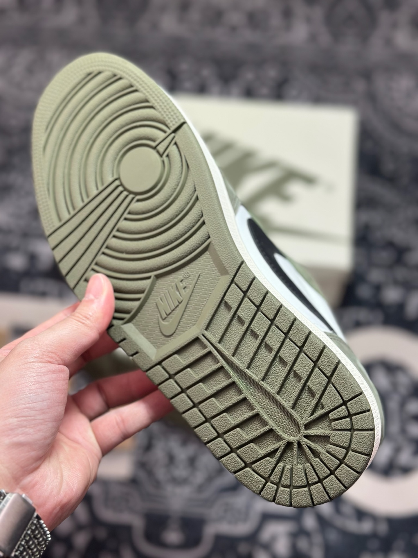 B0240 原装级别 Fragment x TS x Air Jordan 1 Low 三方联名低帮板鞋 HQ6998-200