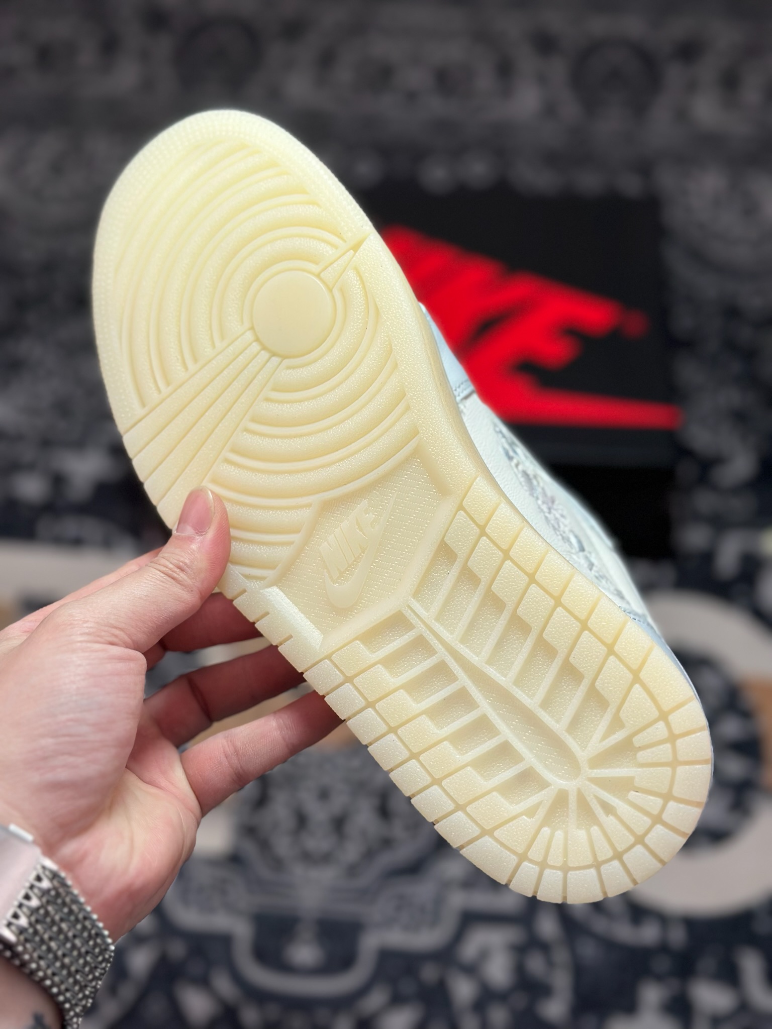 B4280 原装级别 Air Jordan 1 AJ1乔1低帮休闲板鞋 IF4391-100-Chinese UA Cheap High Quatity Brand Clothes Bags handbags Sneakers wholesale wholesaler seller from China Factory suppliers Fashion Clothing Shoes best Quality Beautiful Price B4280 原装级别 Air Jordan 1 AJ1乔1低帮休闲板鞋 IF4391-100