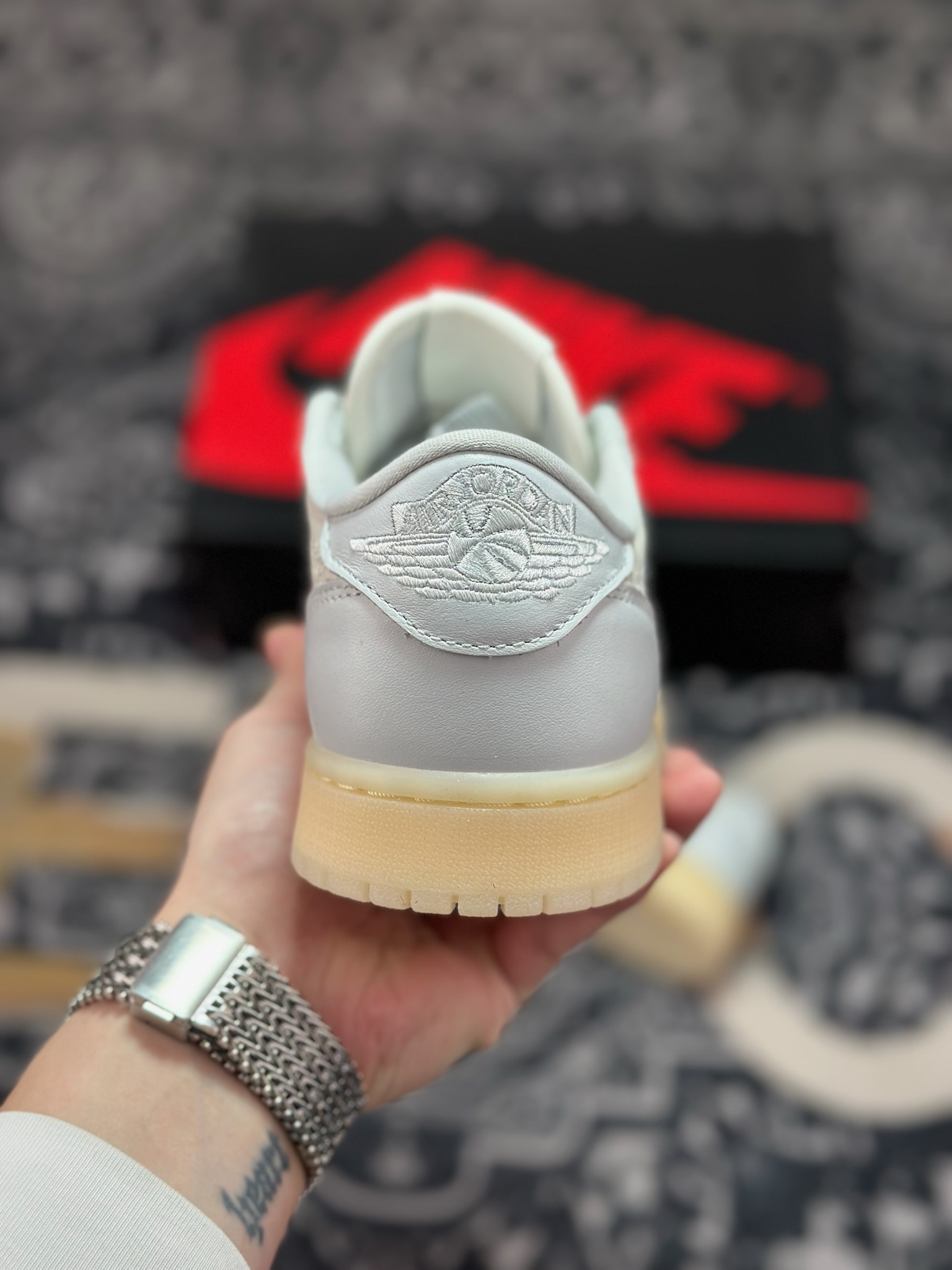 B4280 原装级别 Air Jordan 1 AJ1乔1低帮休闲板鞋 IF4391-100-Chinese UA Cheap High Quatity Brand Clothes Bags handbags Sneakers wholesale wholesaler seller from China Factory suppliers Fashion Clothing Shoes best Quality Beautiful Price B4280 原装级别 Air Jordan 1 AJ1乔1低帮休闲板鞋 IF4391-100