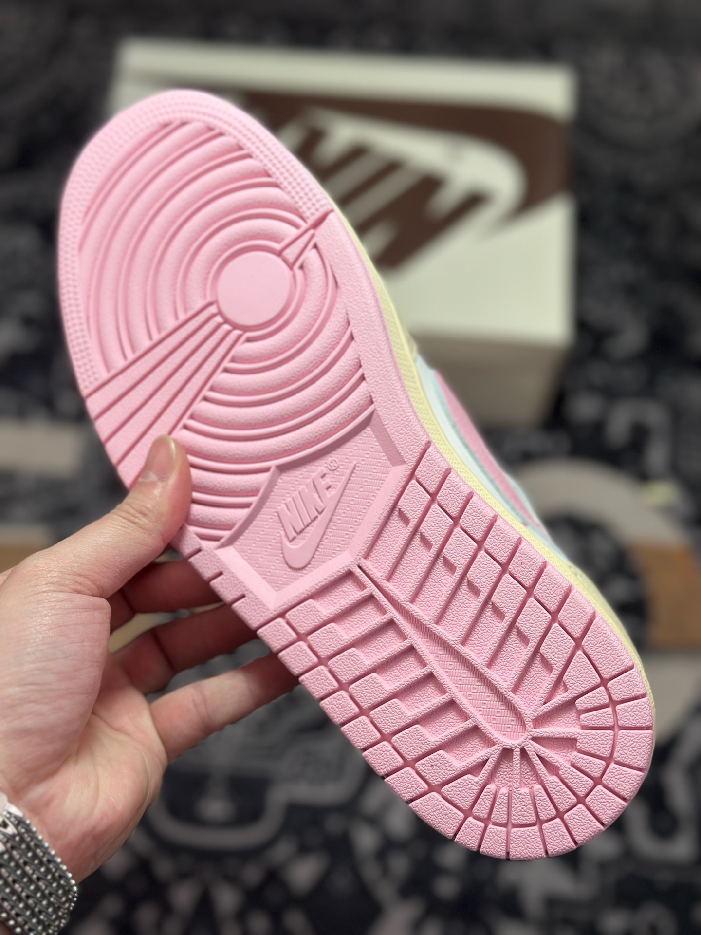 B0240 原装级别 Fragment x TS x Air Jordan 1 Low 三方联名低帮倒钩板鞋 IQ7604-101