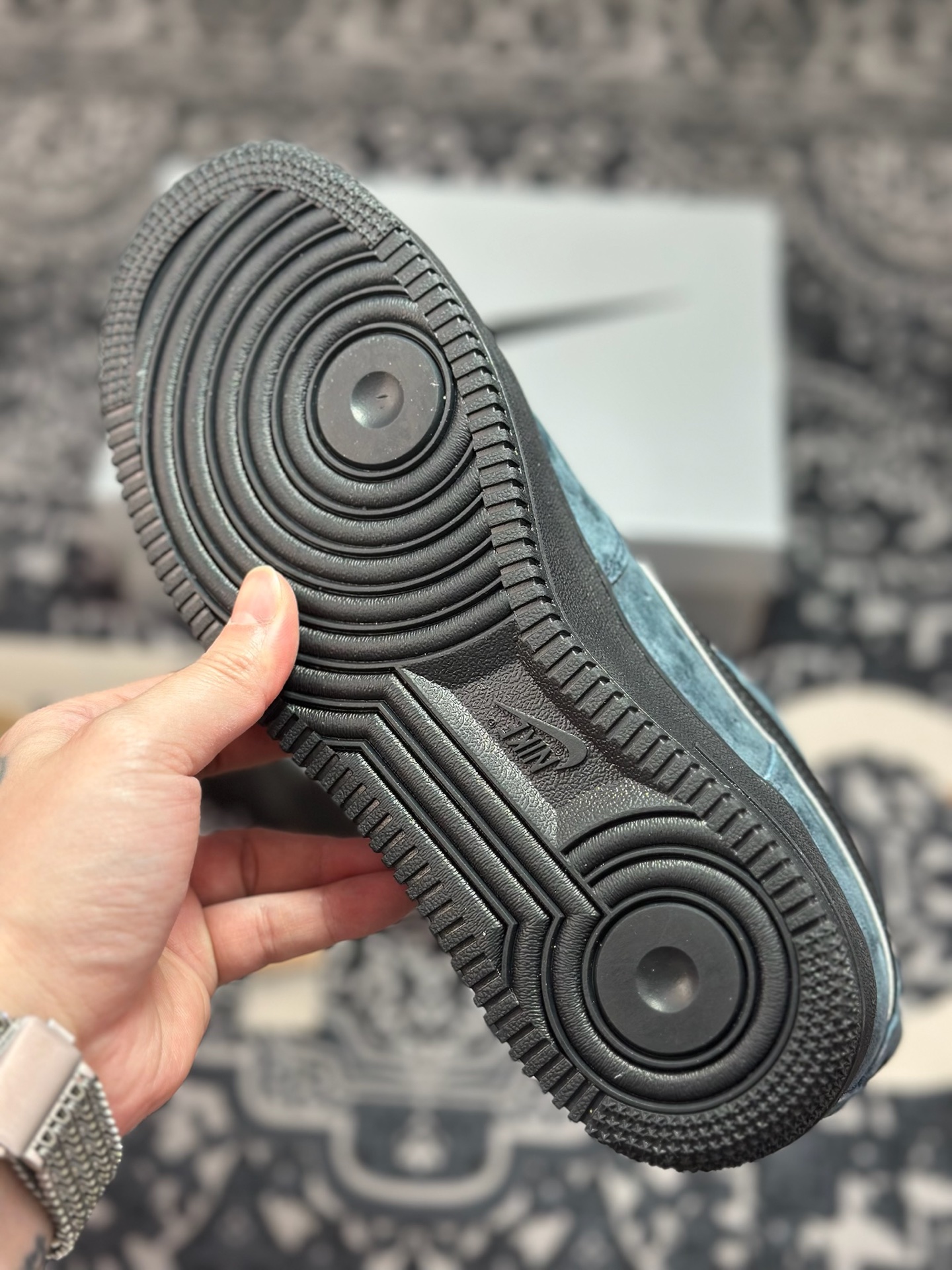 B4260 原装级别 Nike Air Force 1'07 Low 深蓝黑 全麂皮 空军低帮休闲板鞋 ZH0316-157-Chinese UA Cheap High Quatity Brand Clothes Bags handbags Sneakers wholesale wholesaler seller from China Factory suppliers Fashion Clothing Shoes best Quality Beautiful Price B4260 原装级别 Nike Air Force 1'07 Low 深蓝黑 全麂皮 空军低帮休闲板鞋 ZH0316-157