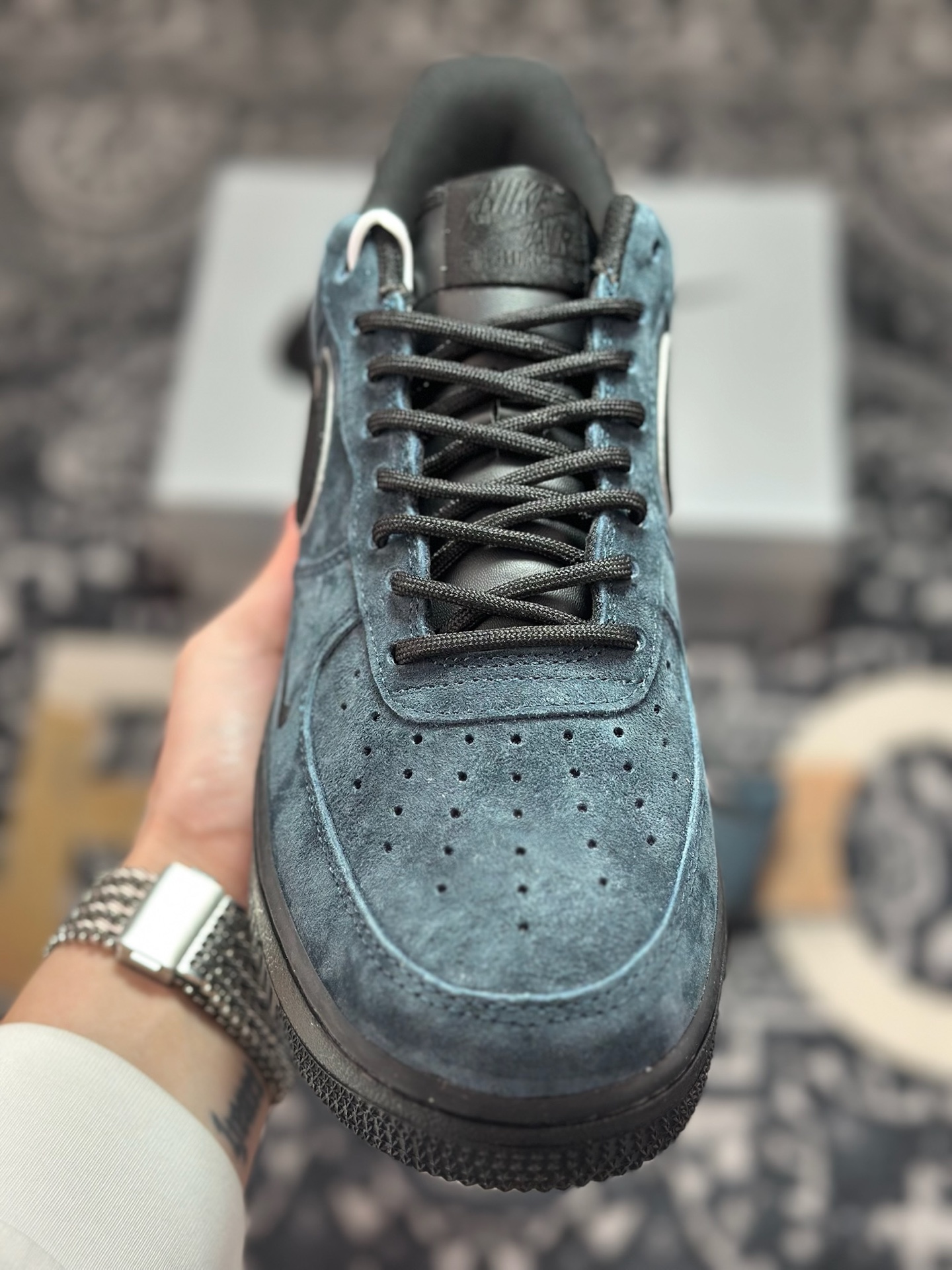 B4260 原装级别 Nike Air Force 1'07 Low 深蓝黑 全麂皮 空军低帮休闲板鞋 ZH0316-157-Chinese UA Cheap High Quatity Brand Clothes Bags handbags Sneakers wholesale wholesaler seller from China Factory suppliers Fashion Clothing Shoes best Quality Beautiful Price B4260 原装级别 Nike Air Force 1'07 Low 深蓝黑 全麂皮 空军低帮休闲板鞋 ZH0316-157