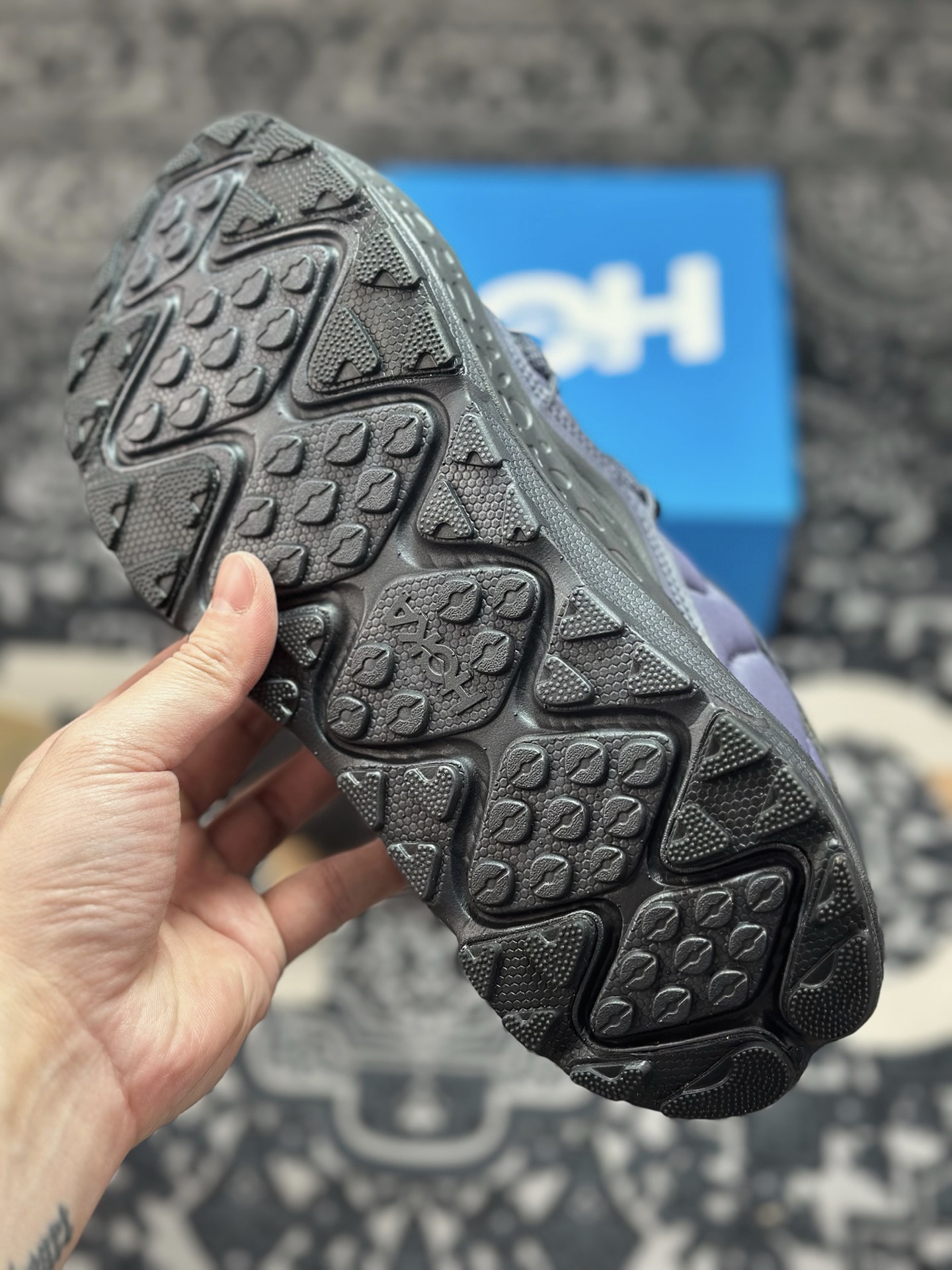 A9220 原装级别 HOKA ONE ONE Ora Primo 内里薄绒 秋冬季保暖半拖 这款鞋无论从脚感上 设计上都是顶流 极具穿搭属性 时尚感很足 外型设计相当的新颖 鞋面是有防水功能的 鞋底防滑效果也相当不错 并且有非常不错的增高效果 1141570-SQDN 尺码: 37-47&22-Chinese UA Cheap High Quatity Brand Clothes Bags handbags Sneakers wholesale wholesaler seller from China Factory suppliers Fashion Clothing Shoes best Quality Beautiful Price A9220 原装级别 HOKA ONE ONE Ora Primo 内里薄绒 秋冬季保暖半拖 这款鞋无论从脚感上 设计上都是顶流 极具穿搭属性 时尚感很足 外型设计相当的新颖 鞋面是有防水功能的 鞋底防滑效果也相当不错 并且有非常不错的增高效果 1141570-SQDN 尺码: 37-47&22